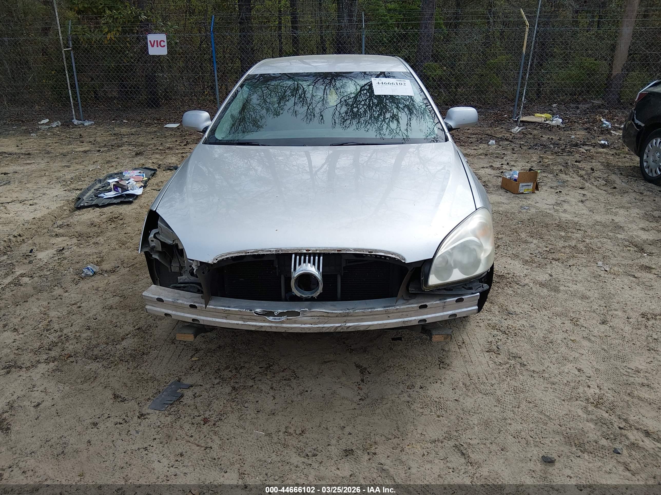 BUICK LUCERNE image 6
