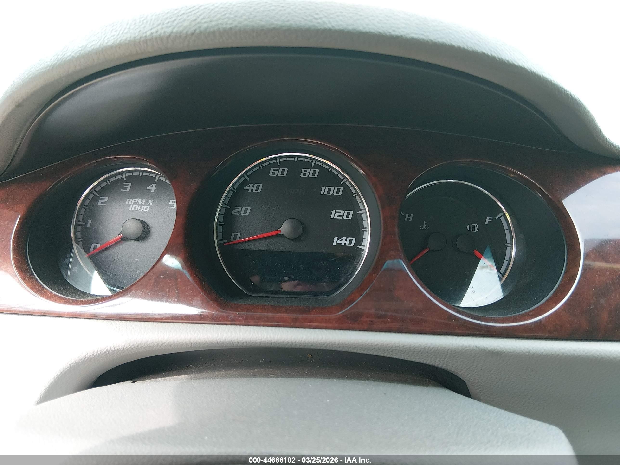 BUICK LUCERNE image 7
