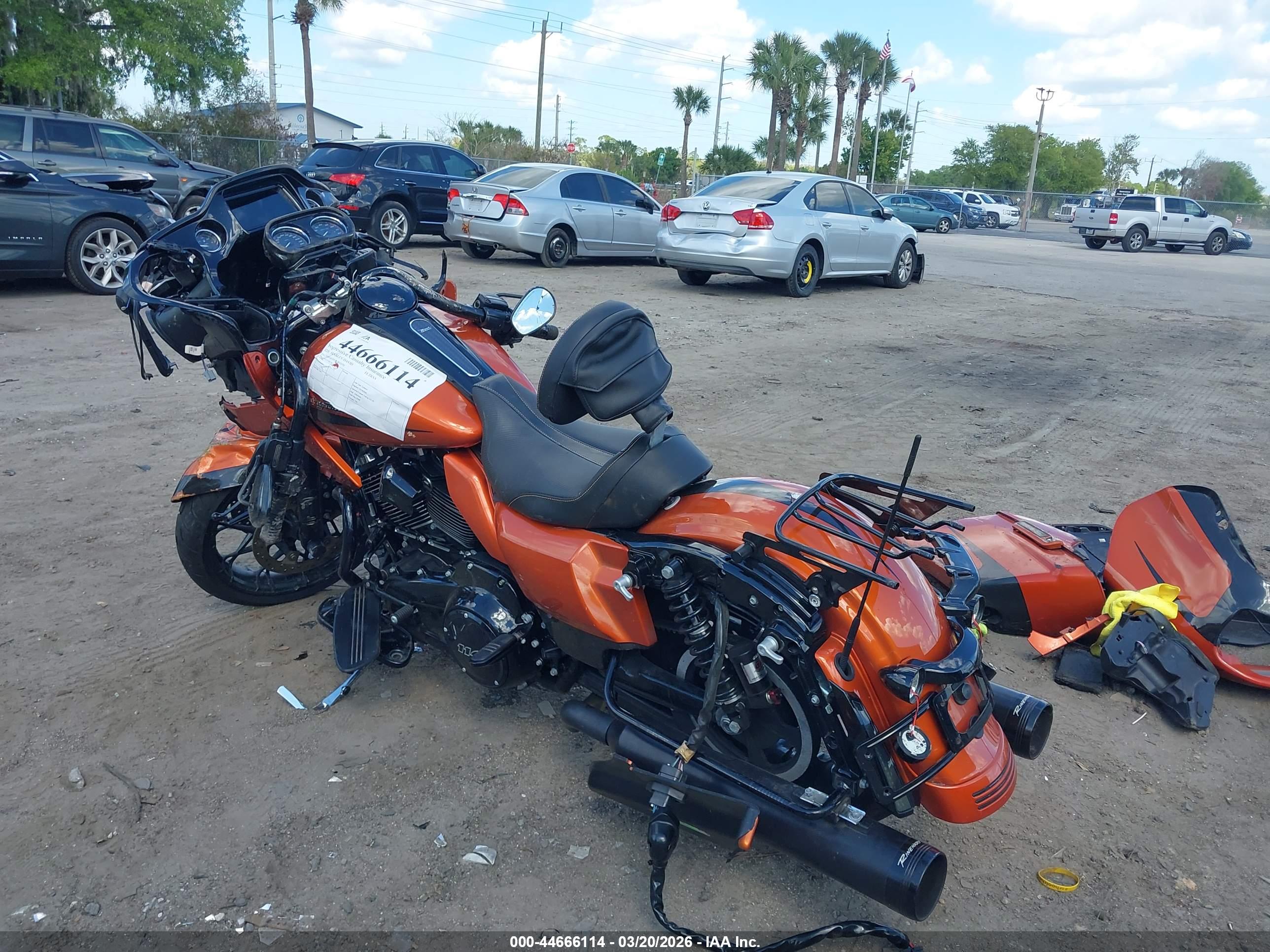 HARLEY-DAVIDSON FLTRXS image 3