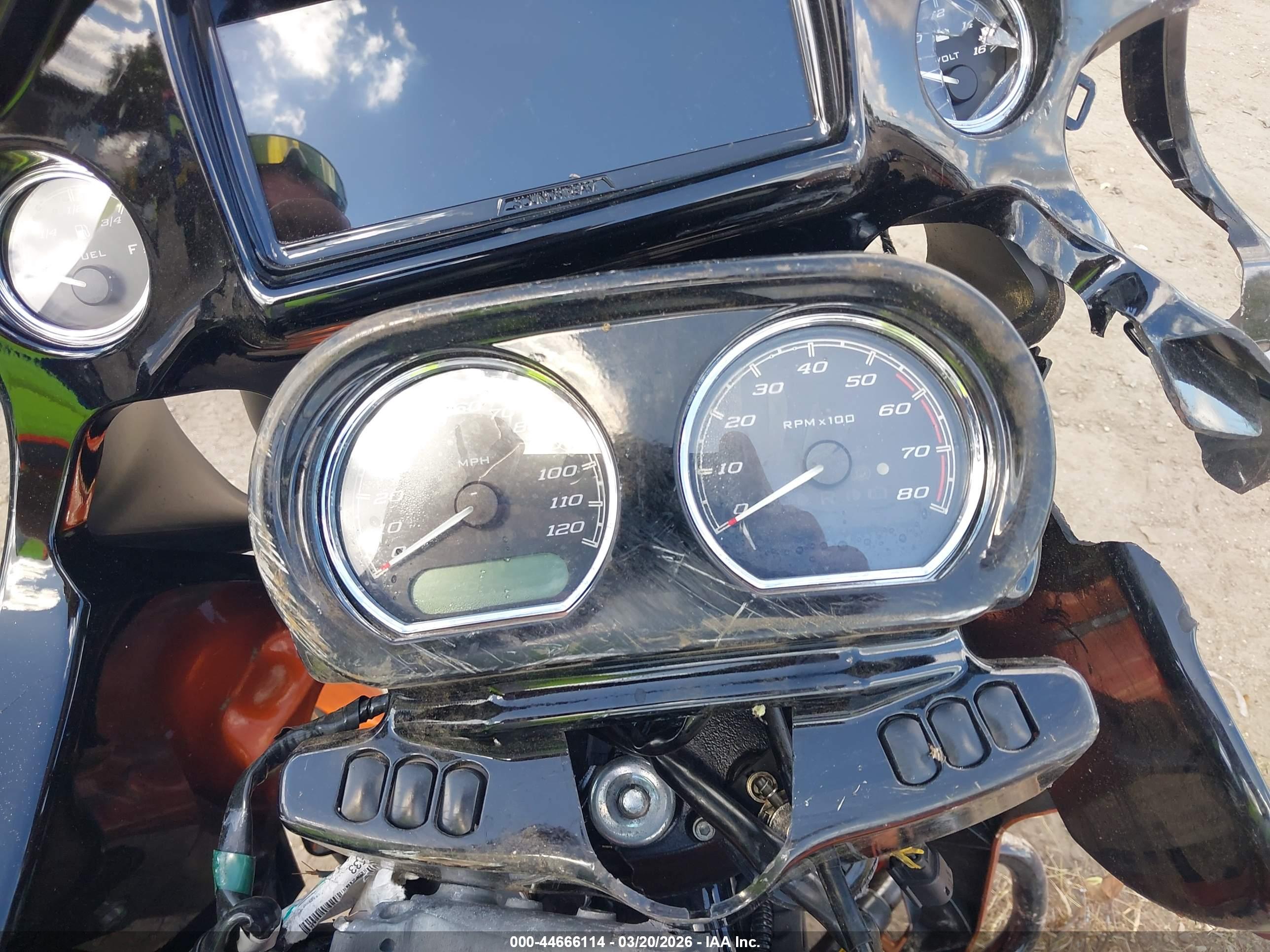 HARLEY-DAVIDSON FLTRXS image 7