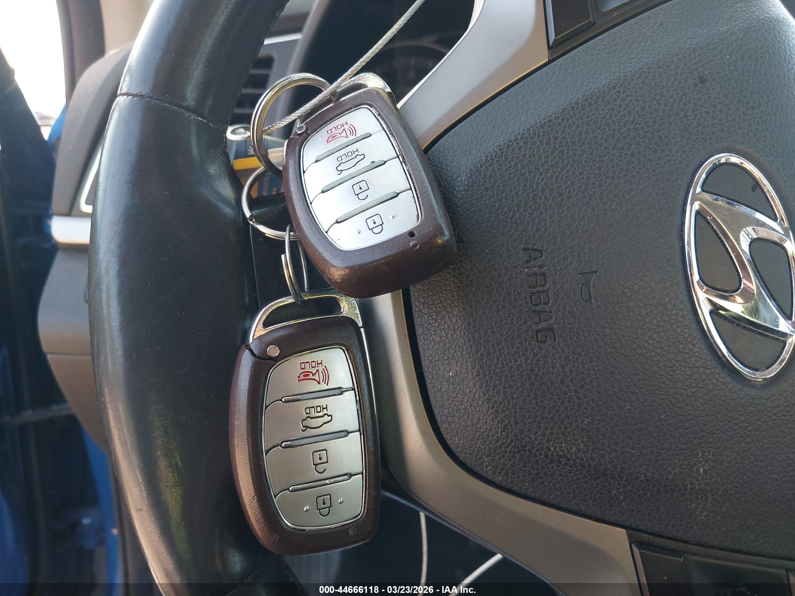 HYUNDAI ELANTRA image 11