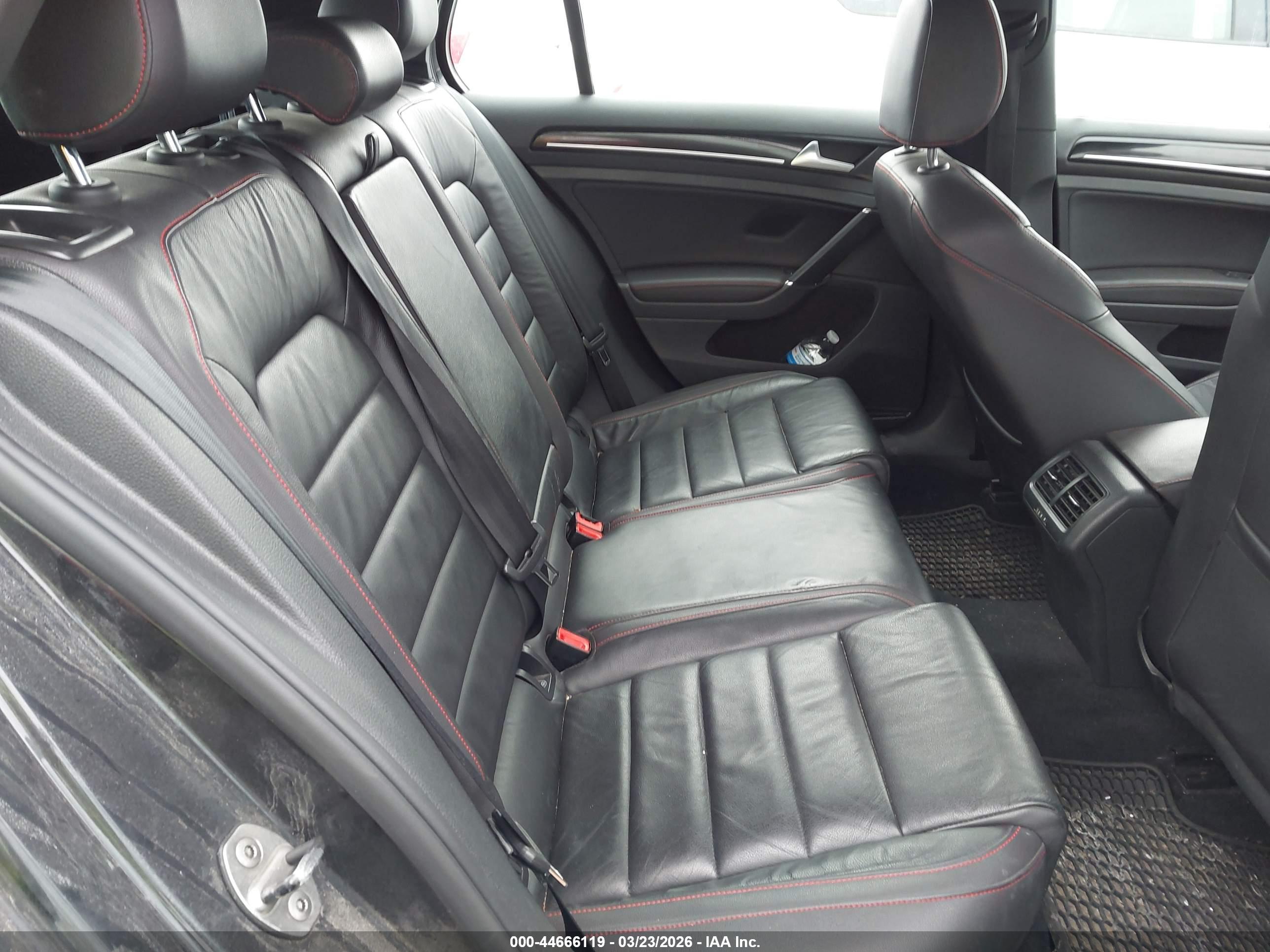 VOLKSWAGEN GOLF image 8
