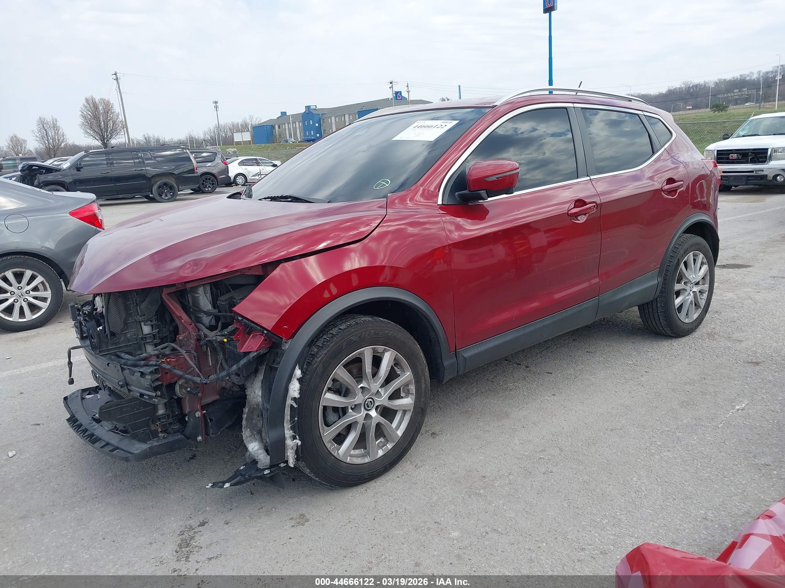 NISSAN ROGUE image 2