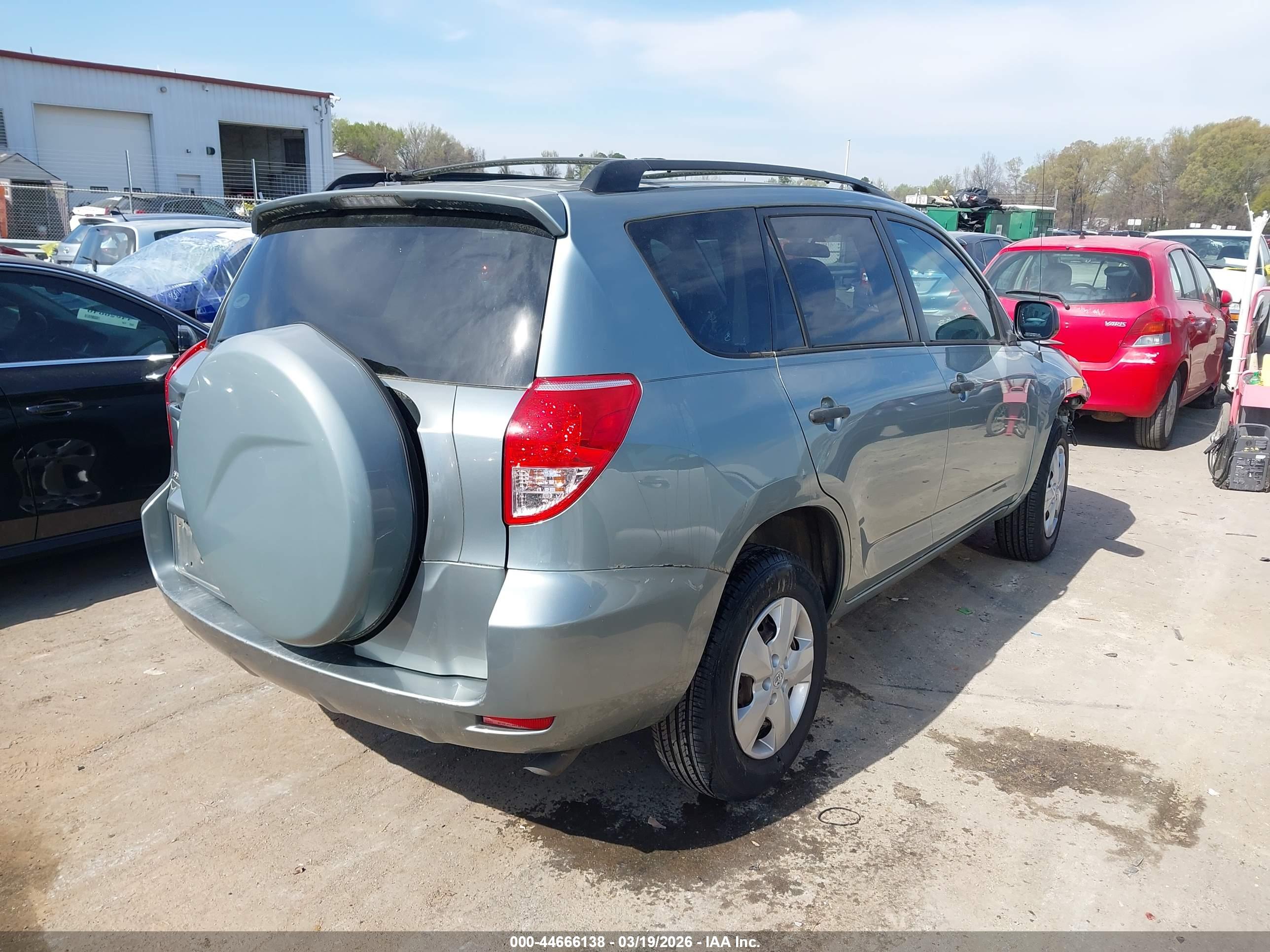 TOYOTA RAV4 image 4