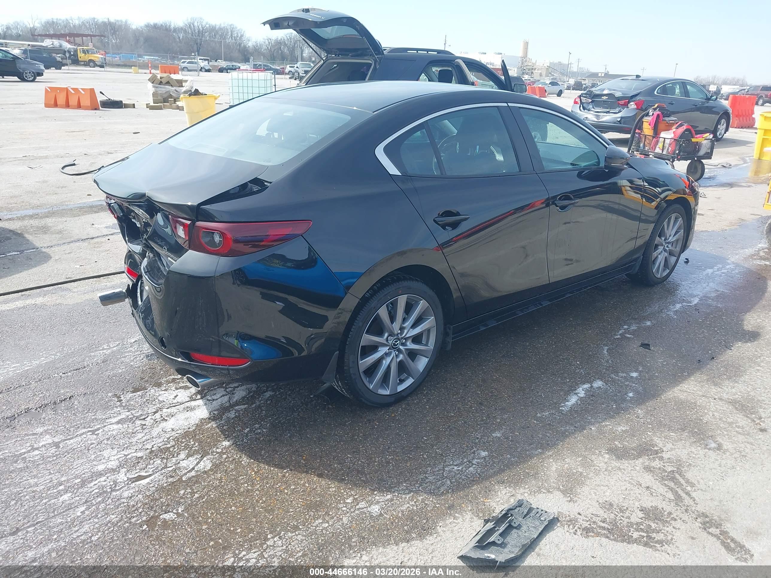 MAZDA MAZDA3 image 4