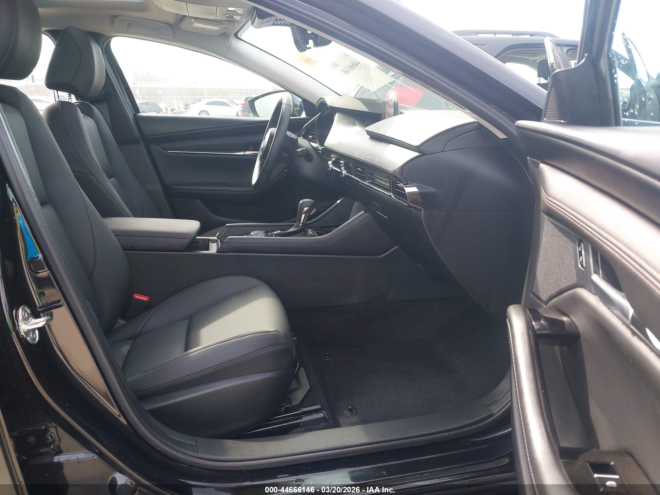 MAZDA MAZDA3 image 5