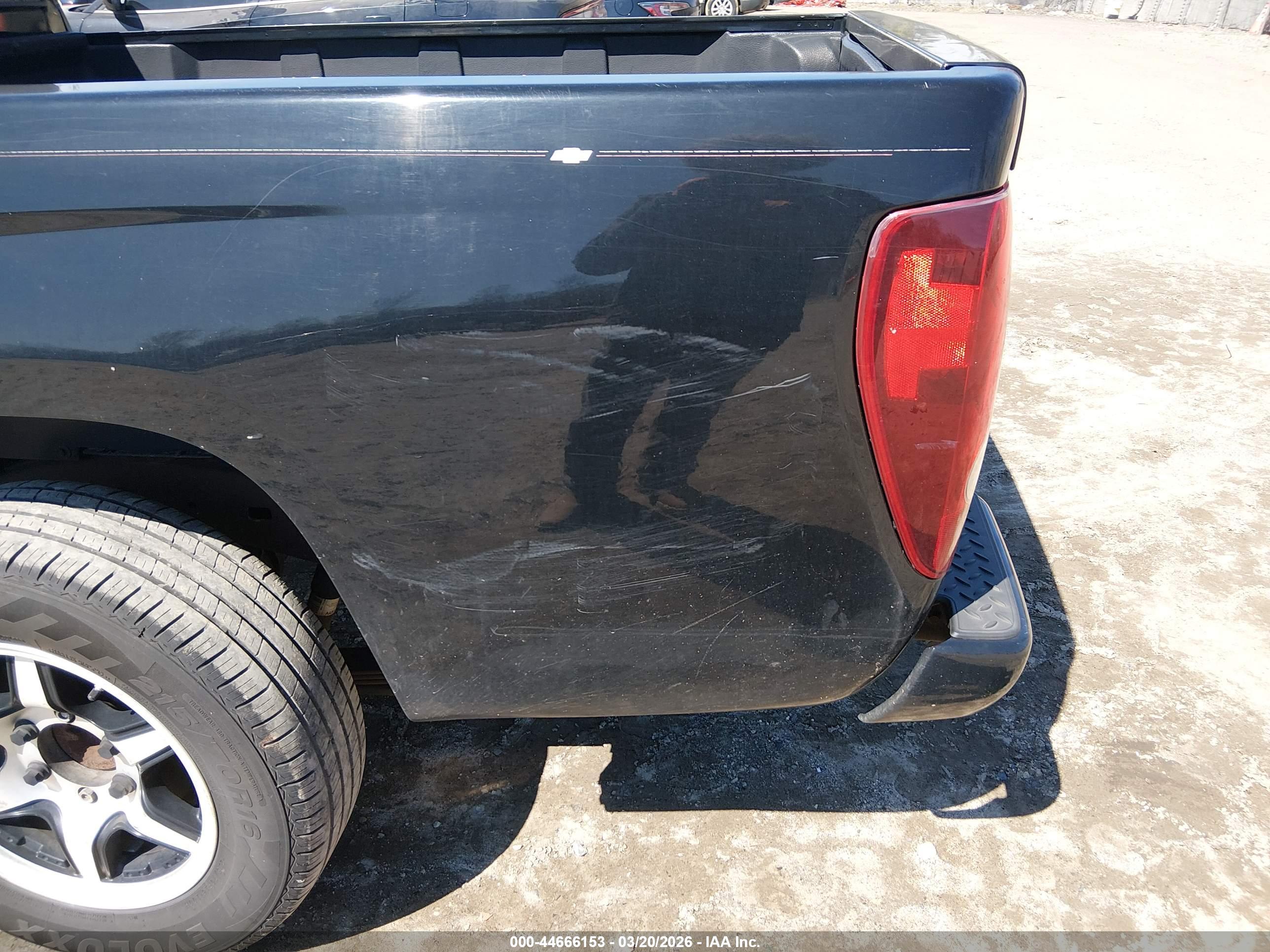 CHEVROLET COLORADO image 6
