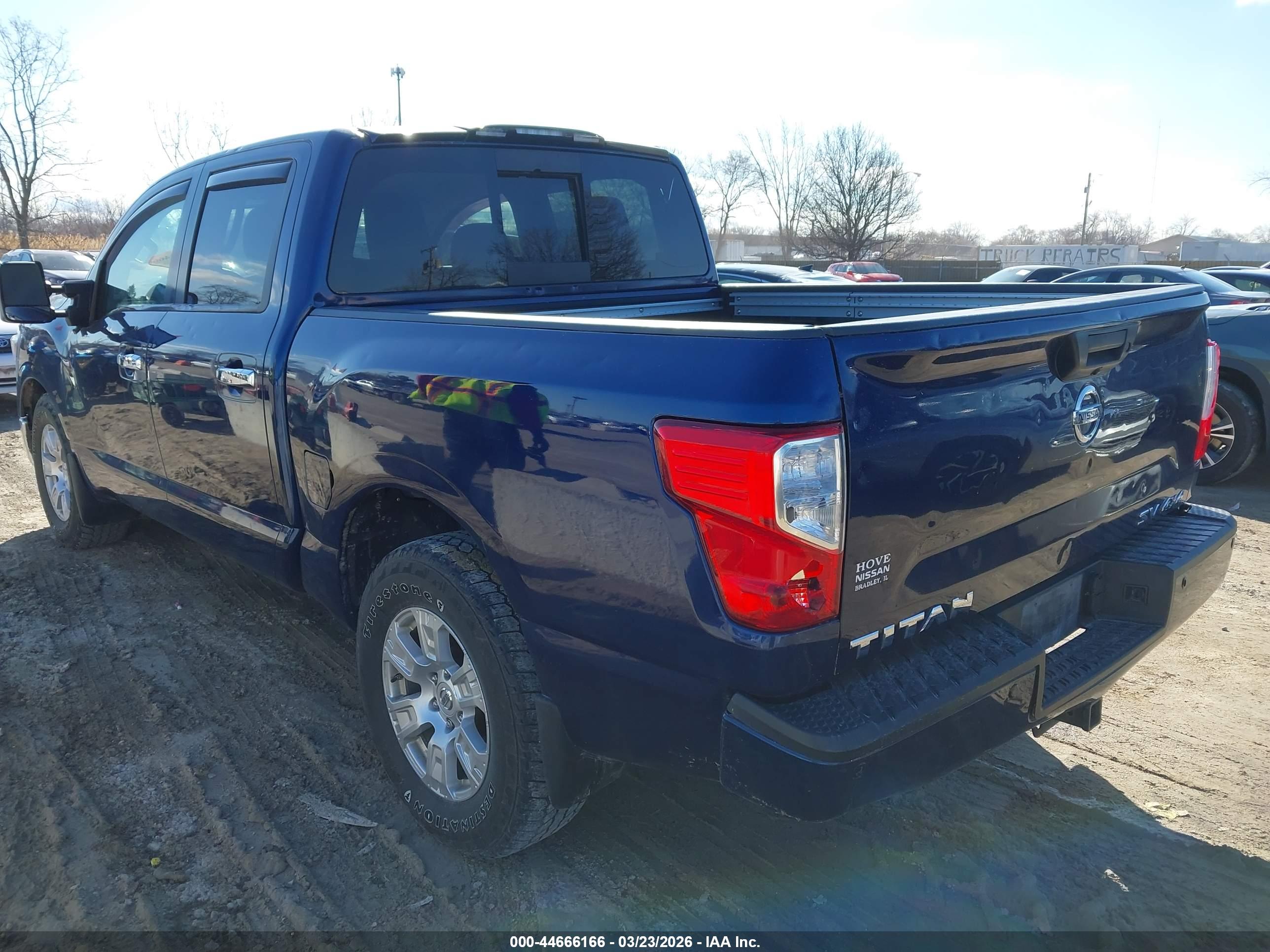 NISSAN TITAN image 3
