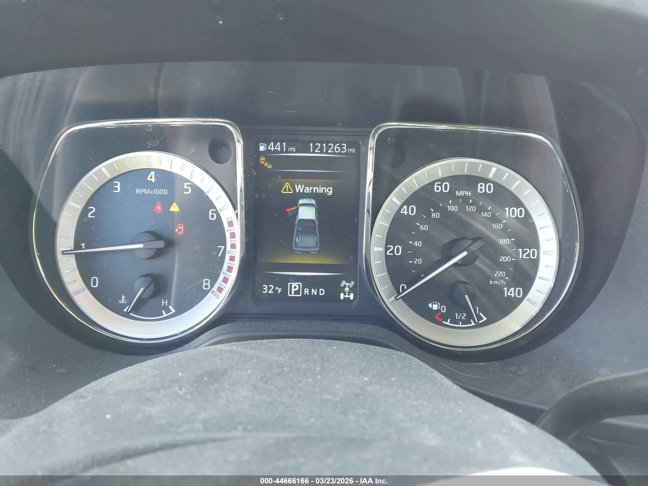 NISSAN TITAN image 7