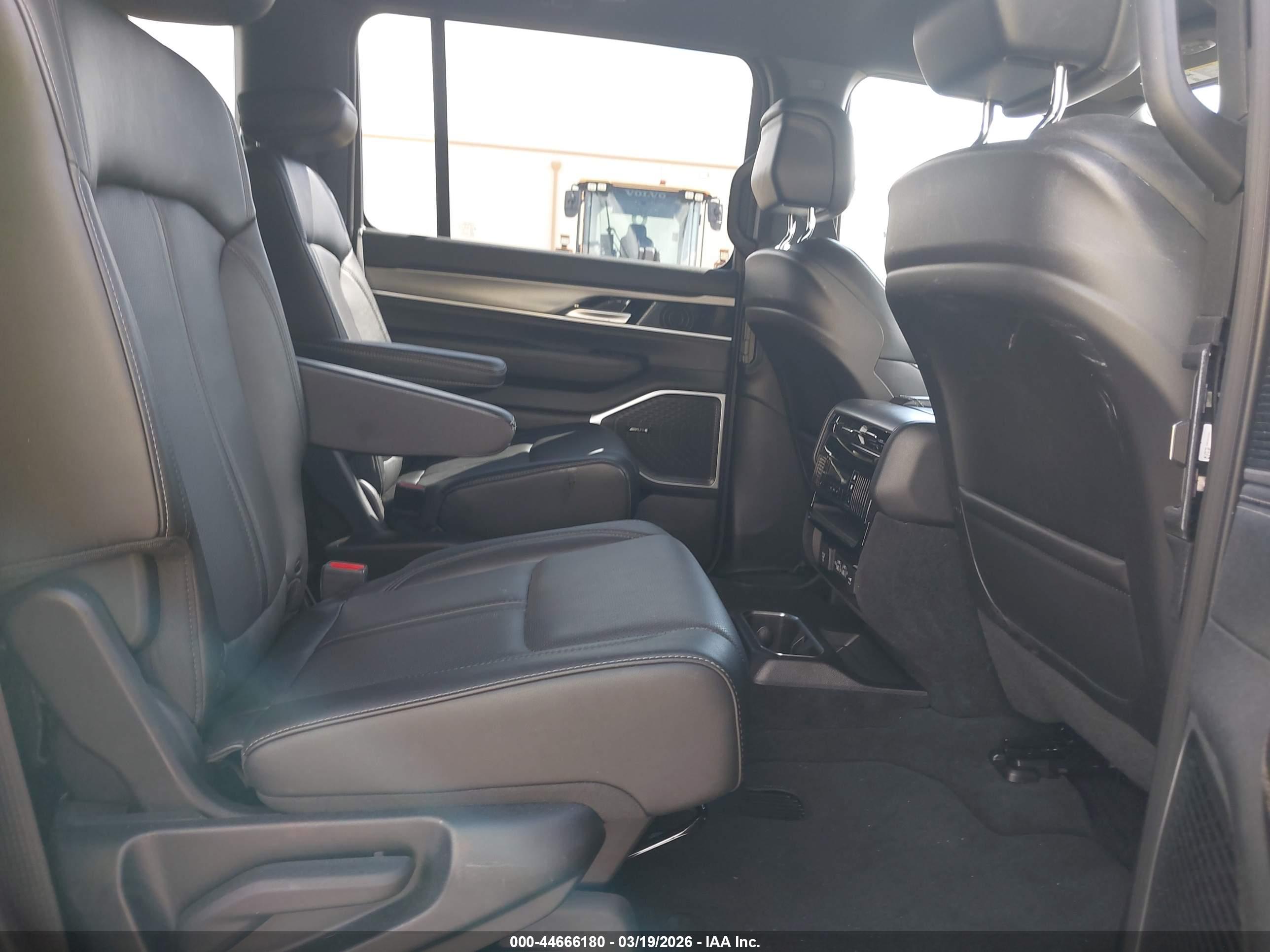 JEEP WAGONEER image 8
