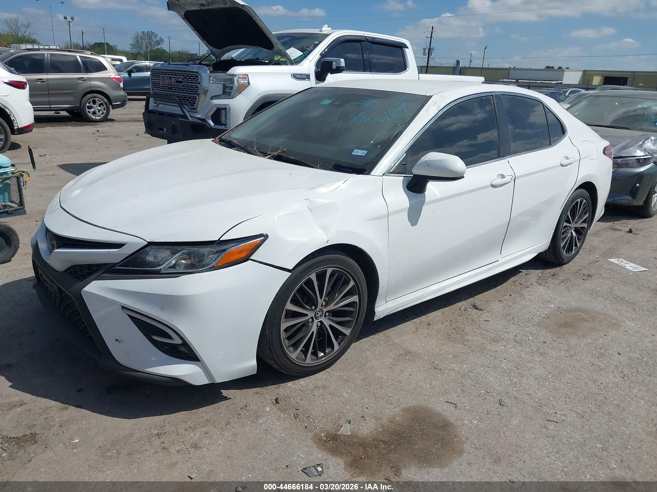 TOYOTA CAMRY image 2
