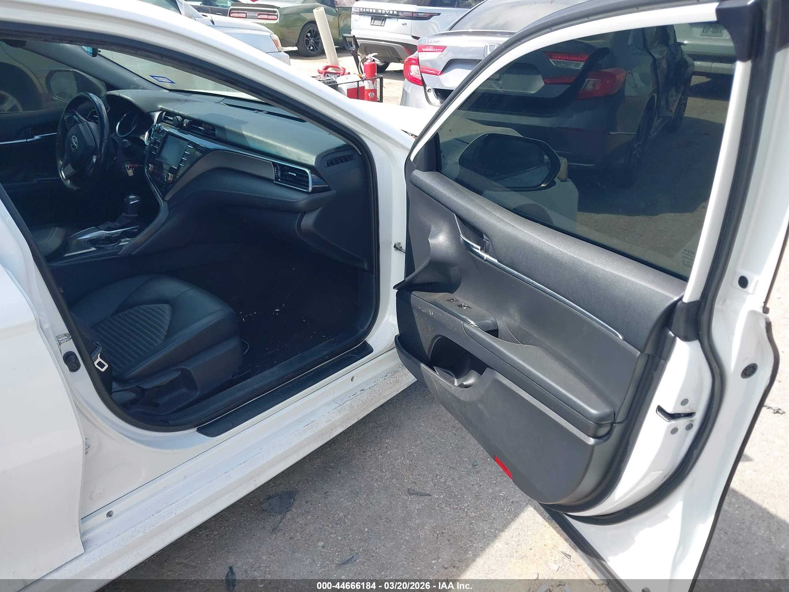 TOYOTA CAMRY image 5