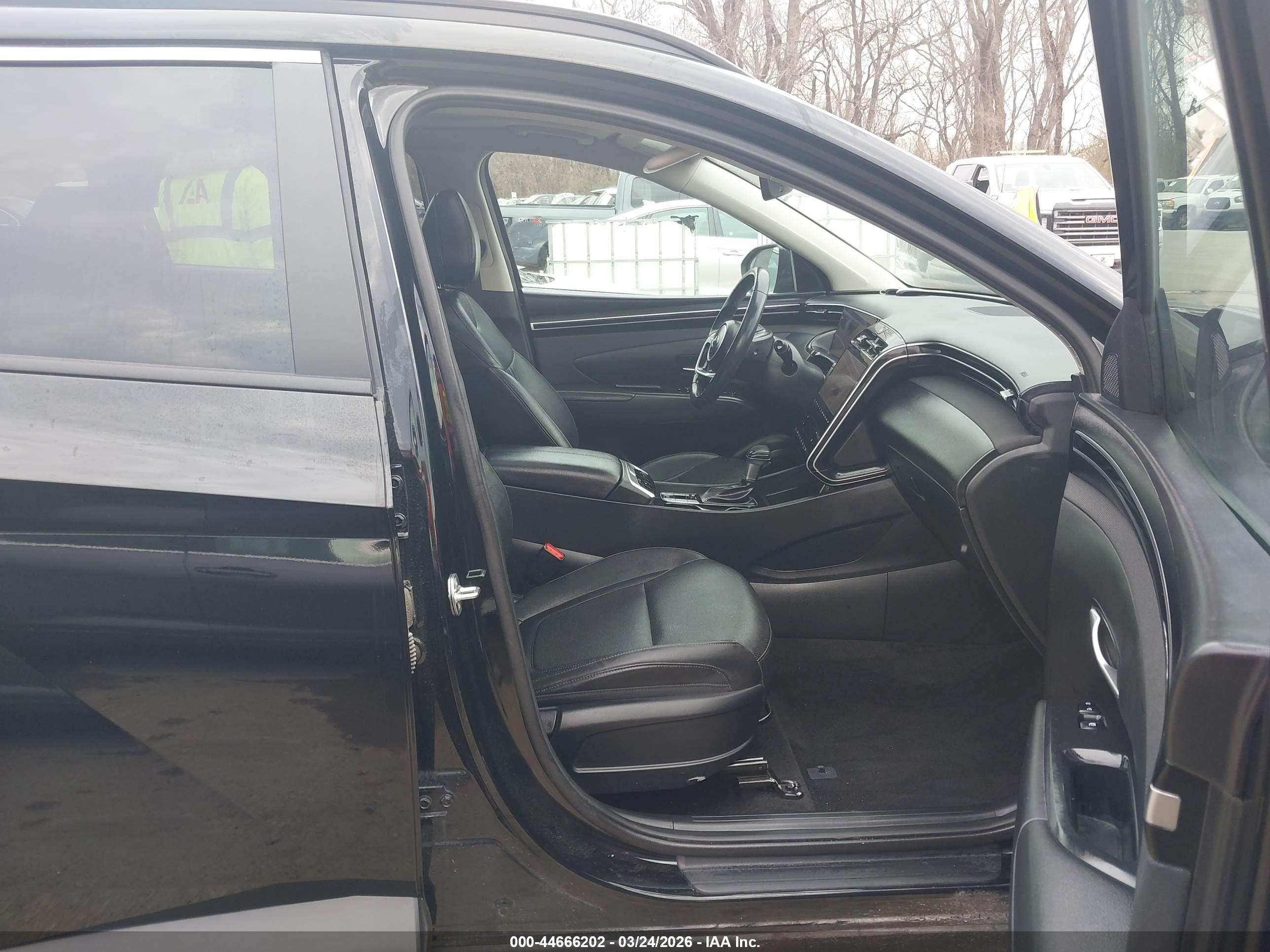 HYUNDAI TUCSON image 5