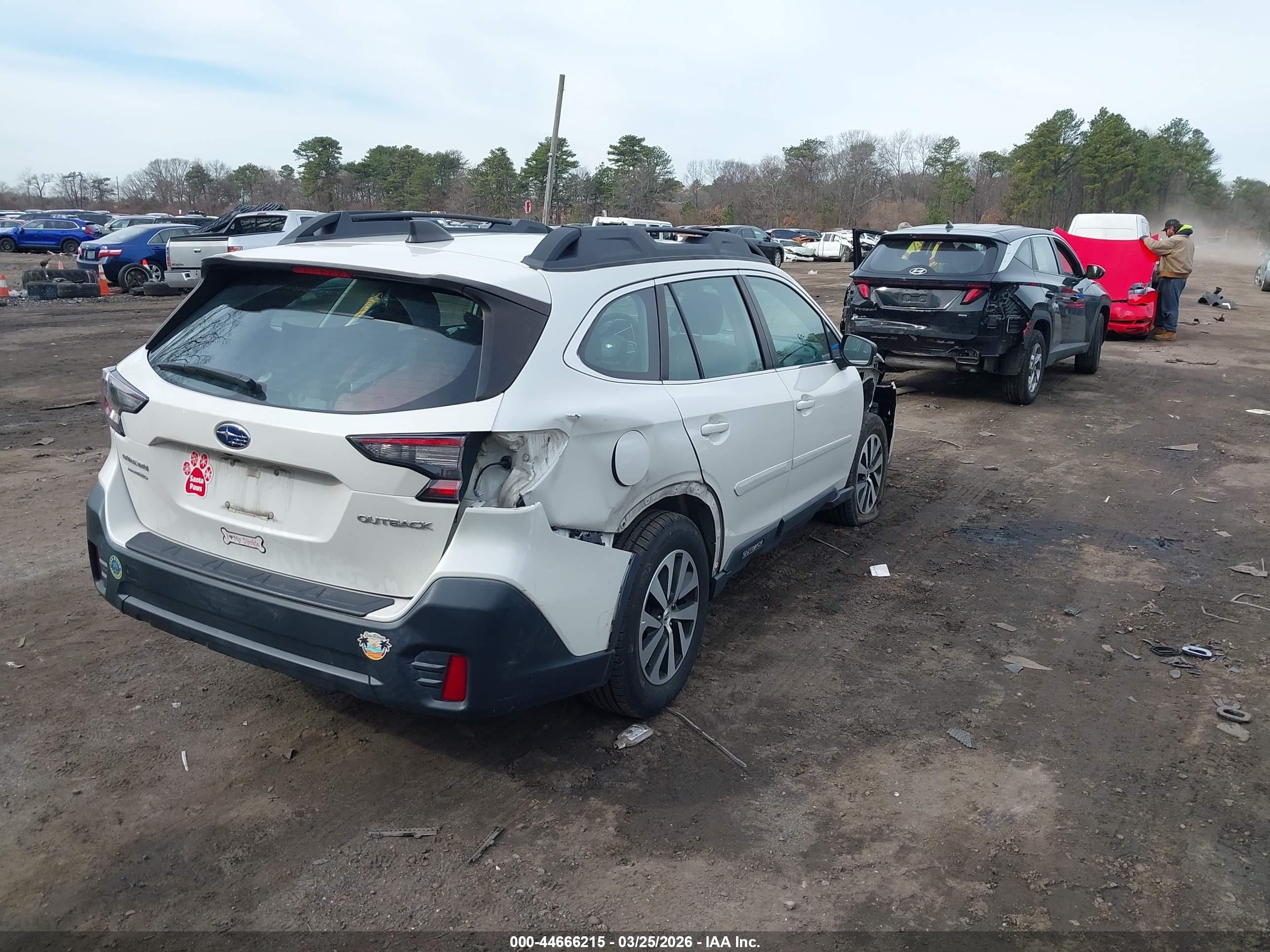 SUBARU OUTBACK image 4