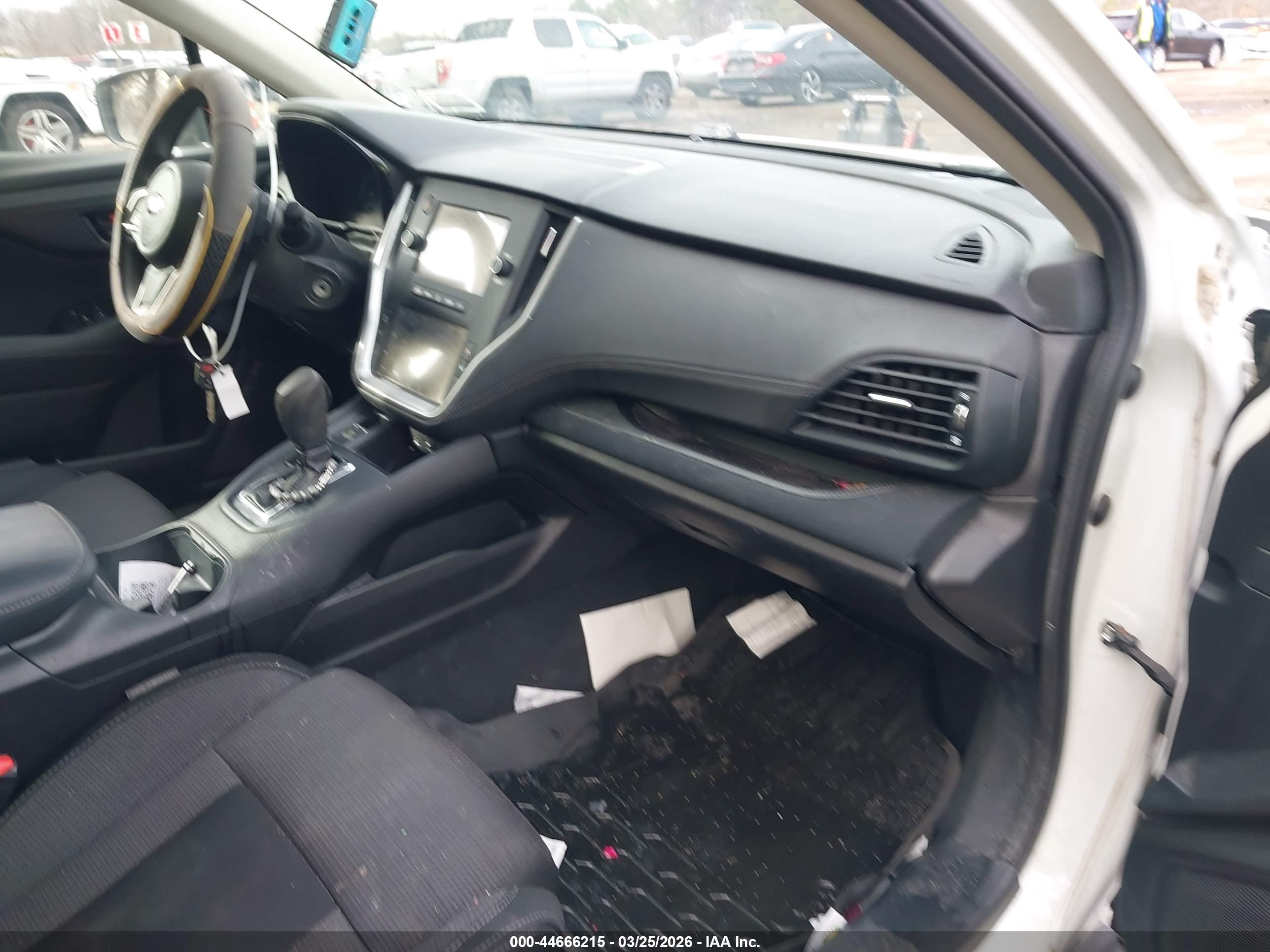 SUBARU OUTBACK image 5