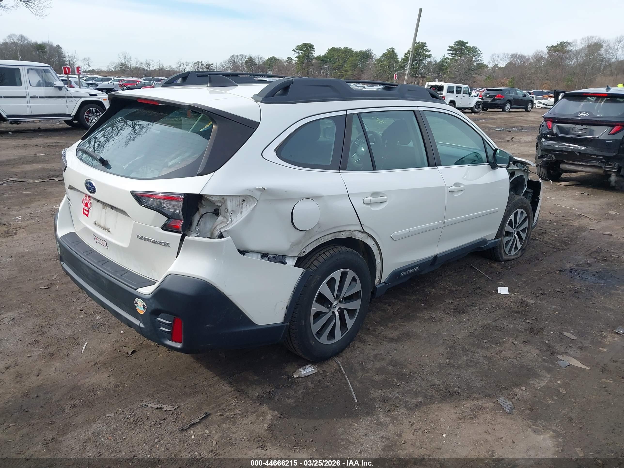 SUBARU OUTBACK image 6