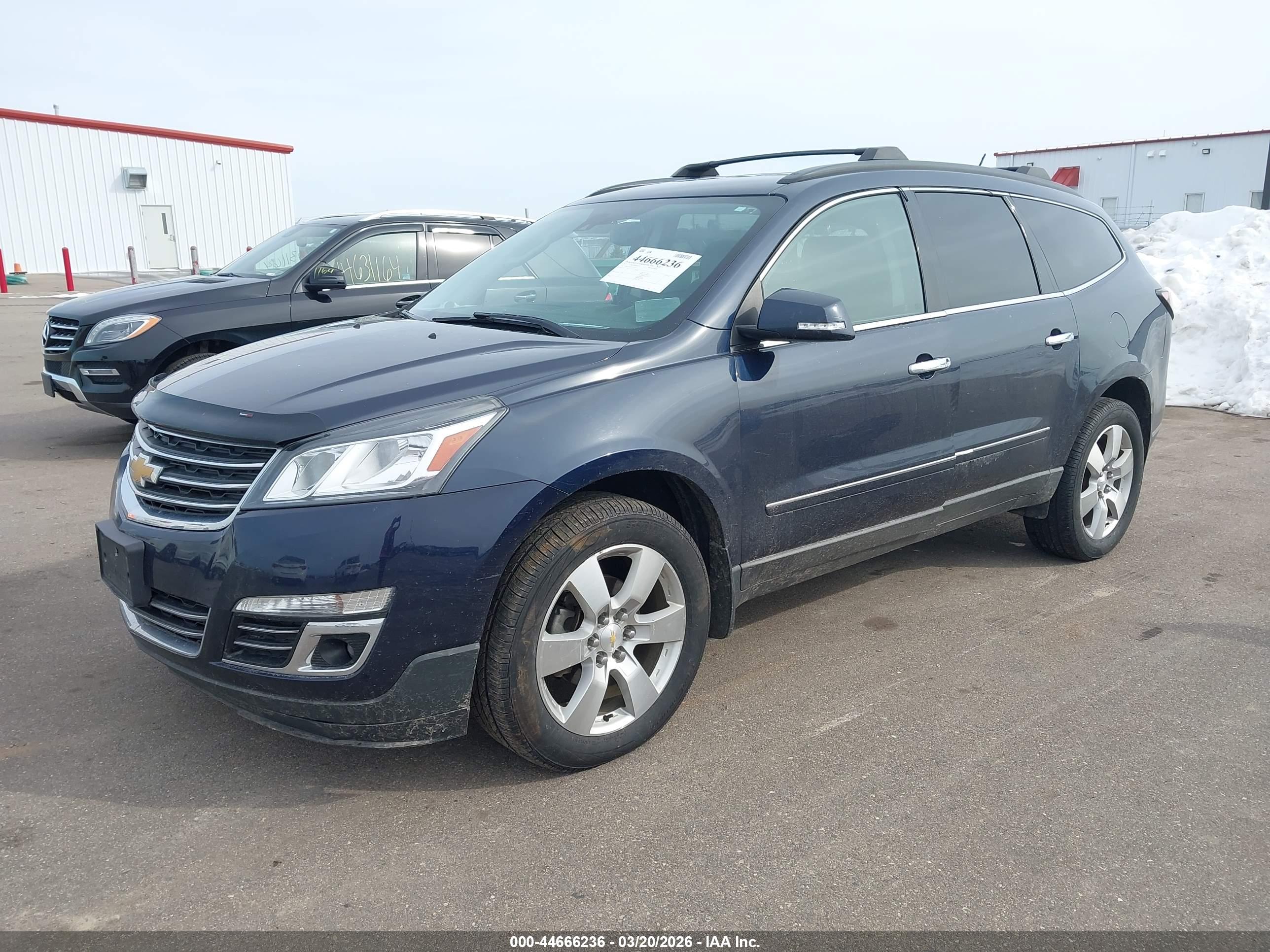 CHEVROLET TRAVERSE image 2