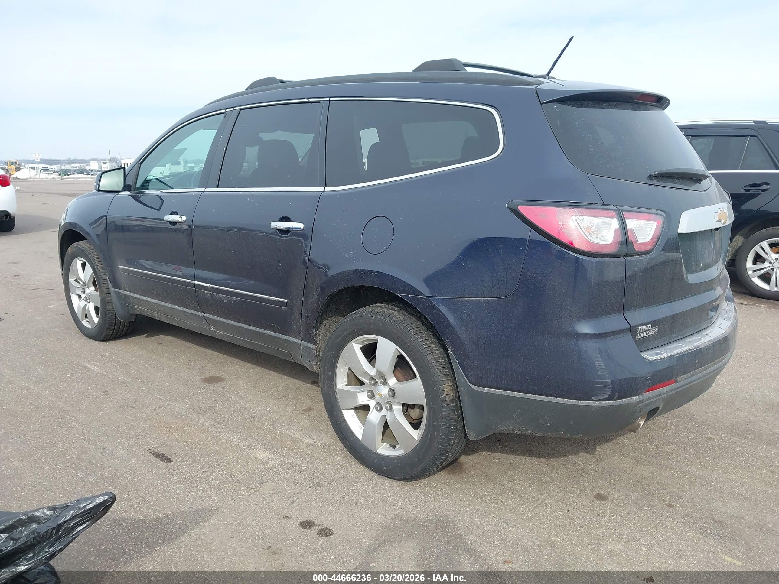 CHEVROLET TRAVERSE image 3