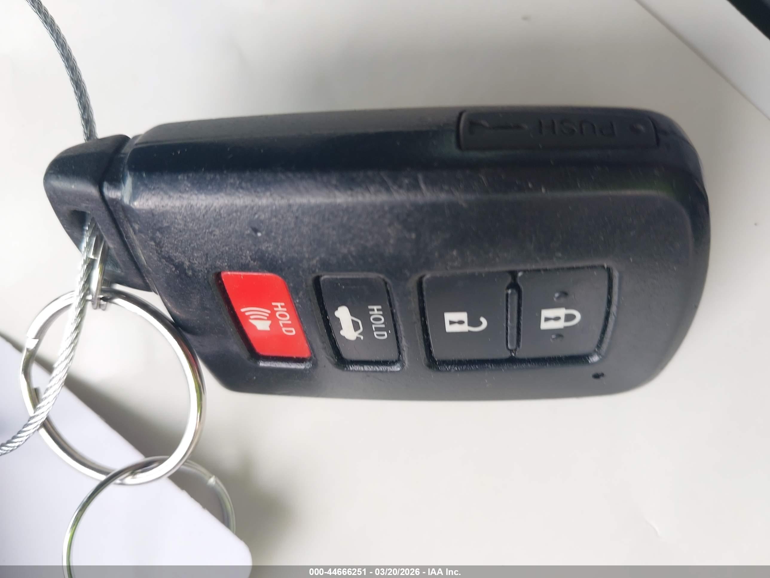 TOYOTA CAMRY image 11