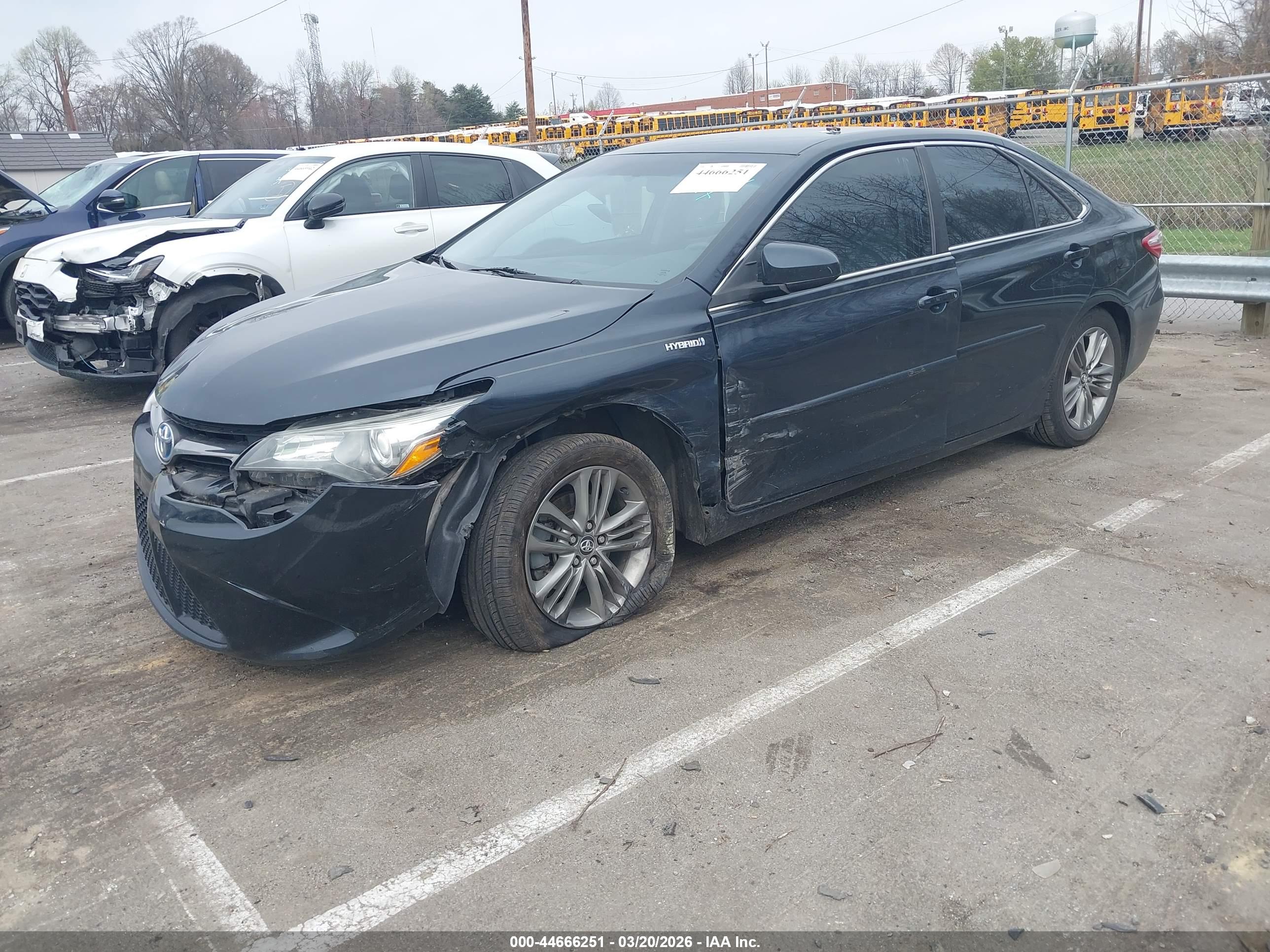 TOYOTA CAMRY image 2