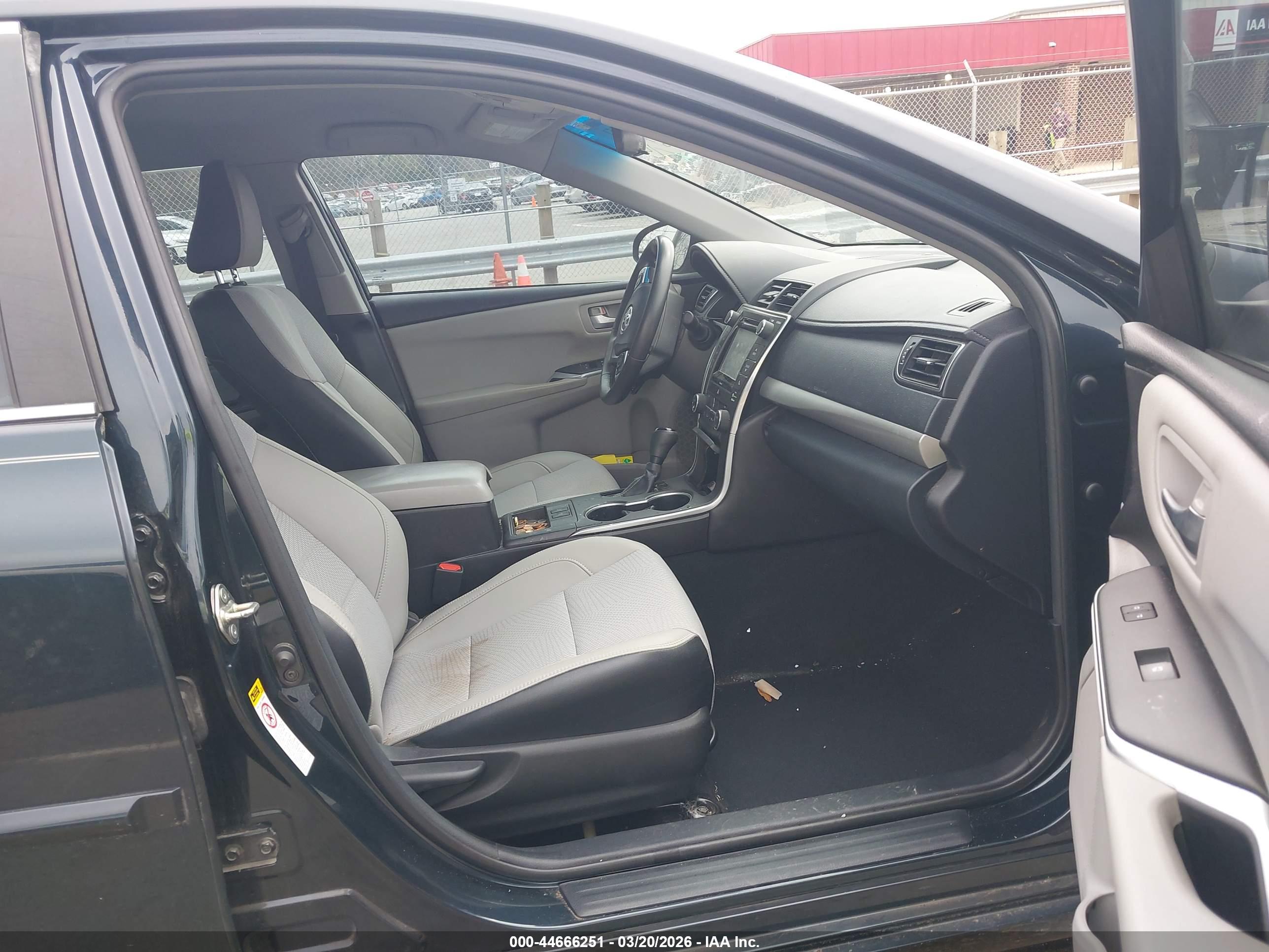 TOYOTA CAMRY image 5