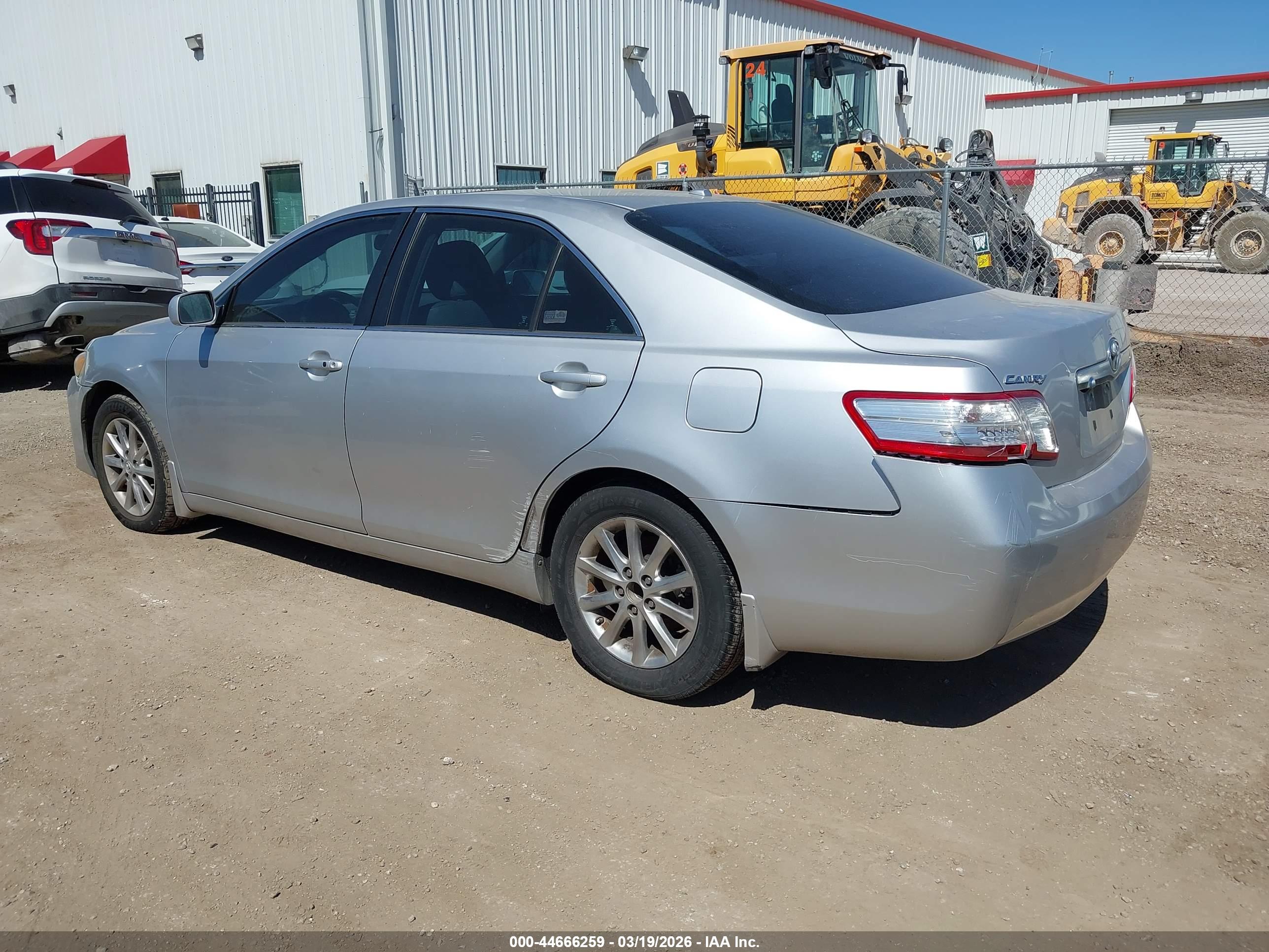 TOYOTA CAMRY image 3