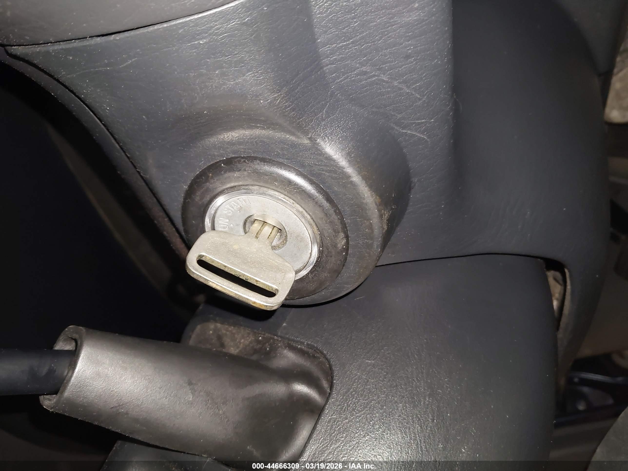 TOYOTA TUNDRA image 11