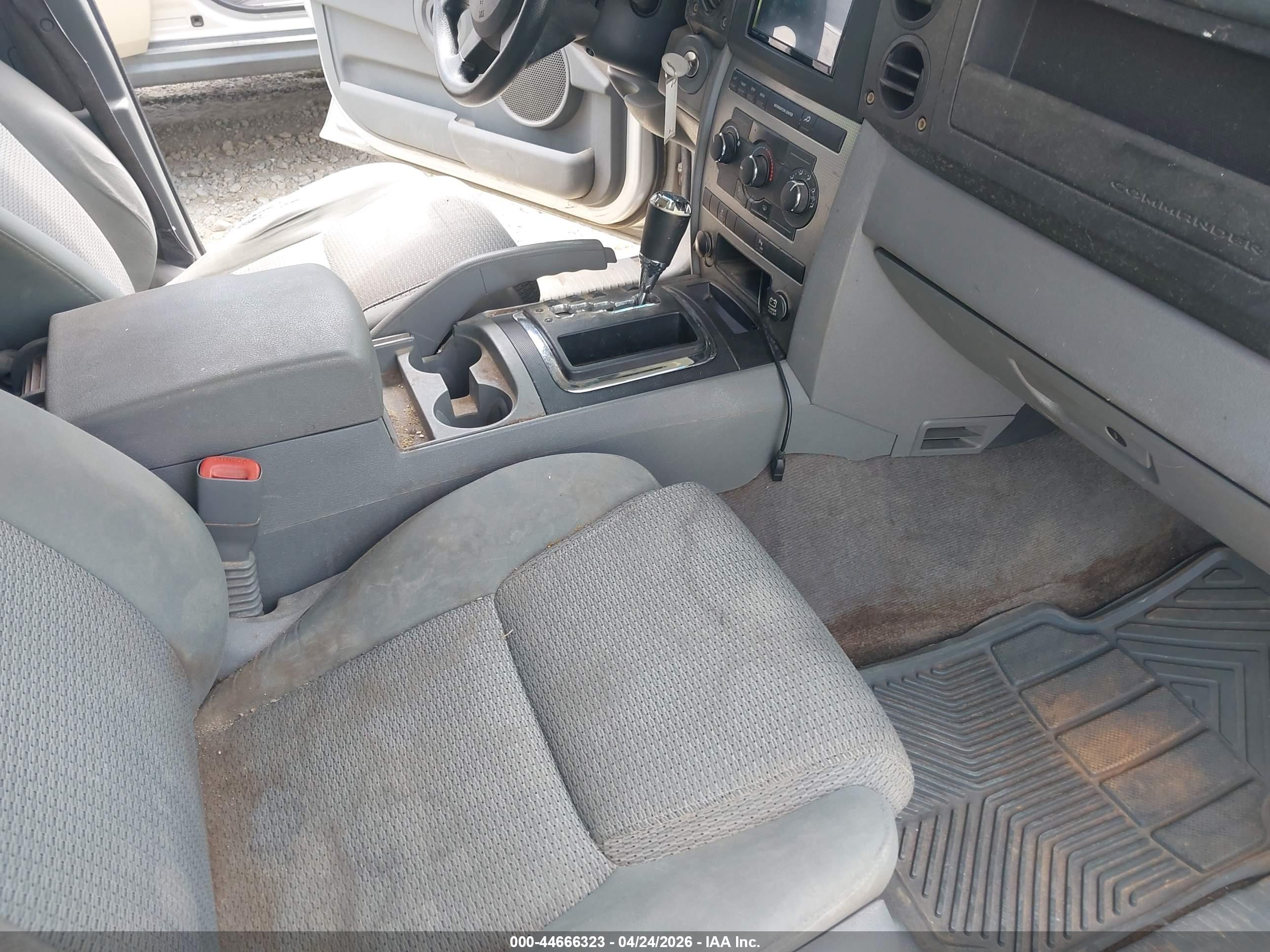 JEEP COMMANDER image 5