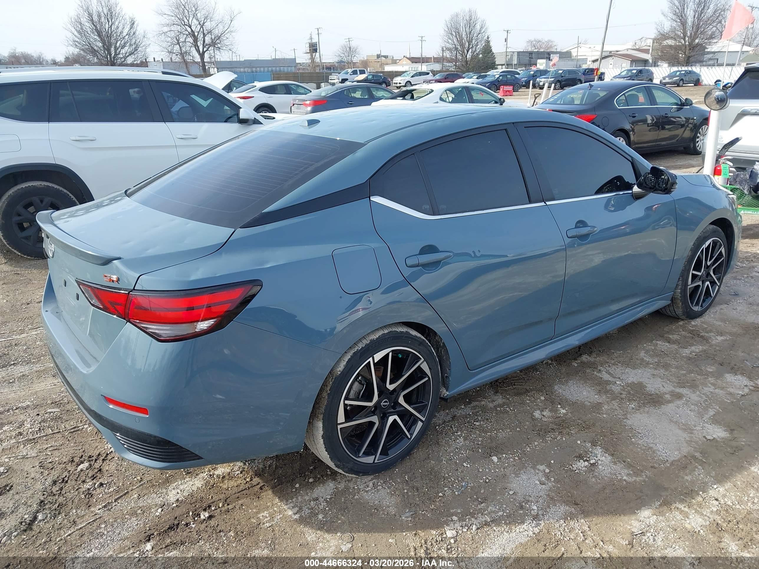NISSAN SENTRA image 4