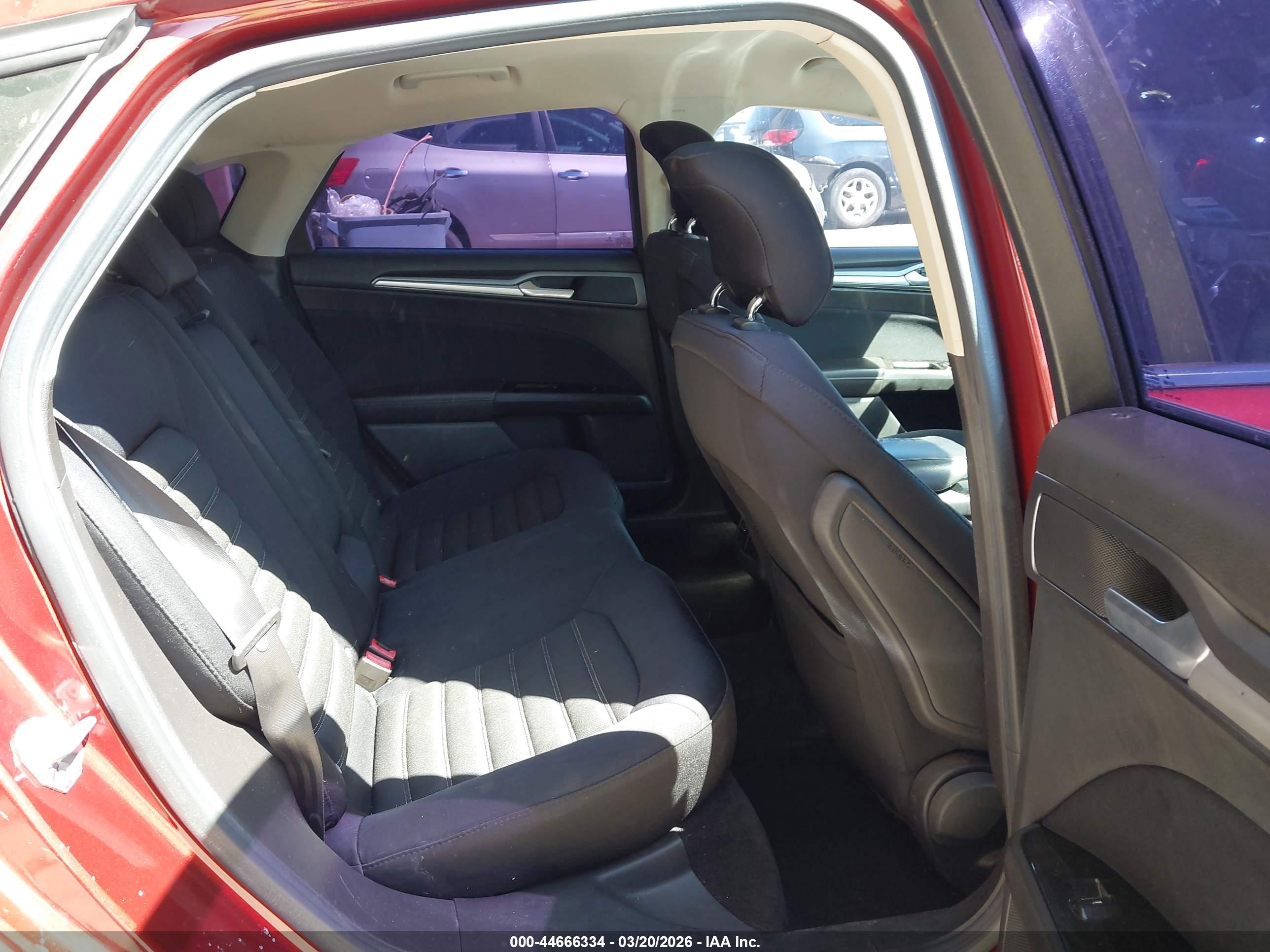 FORD FUSION image 8