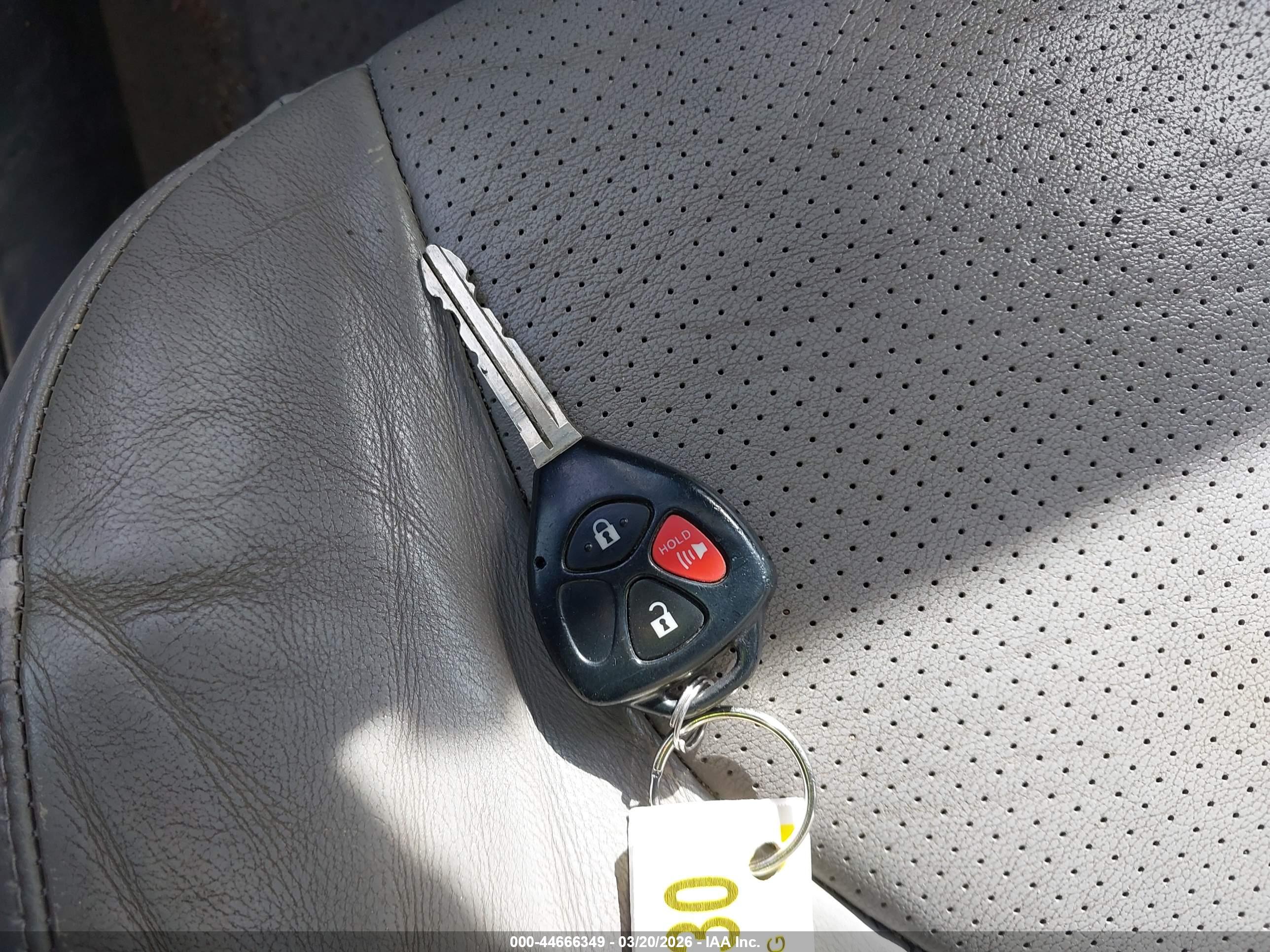 TOYOTA RAV4 image 11