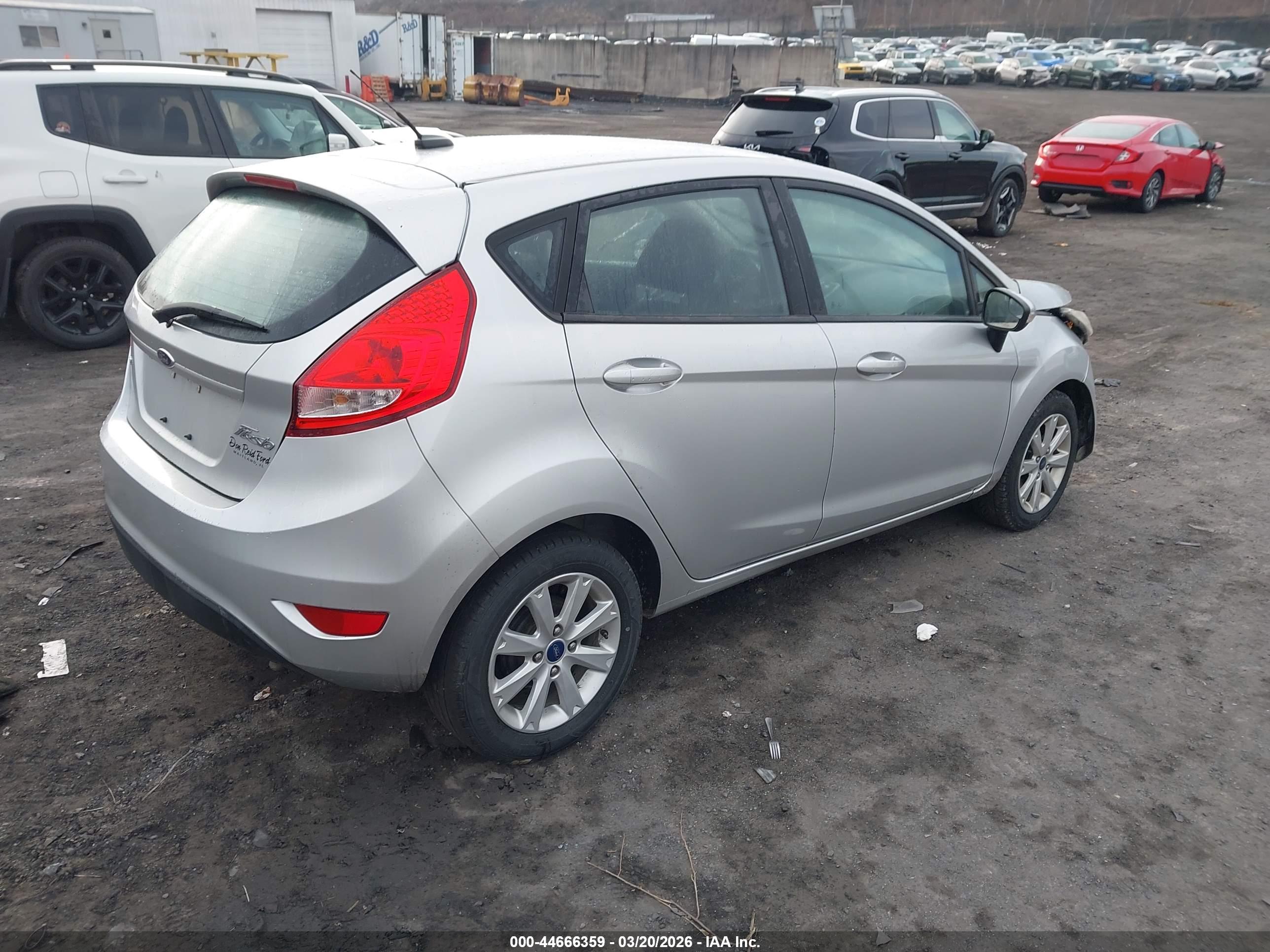 FORD FIESTA image 4