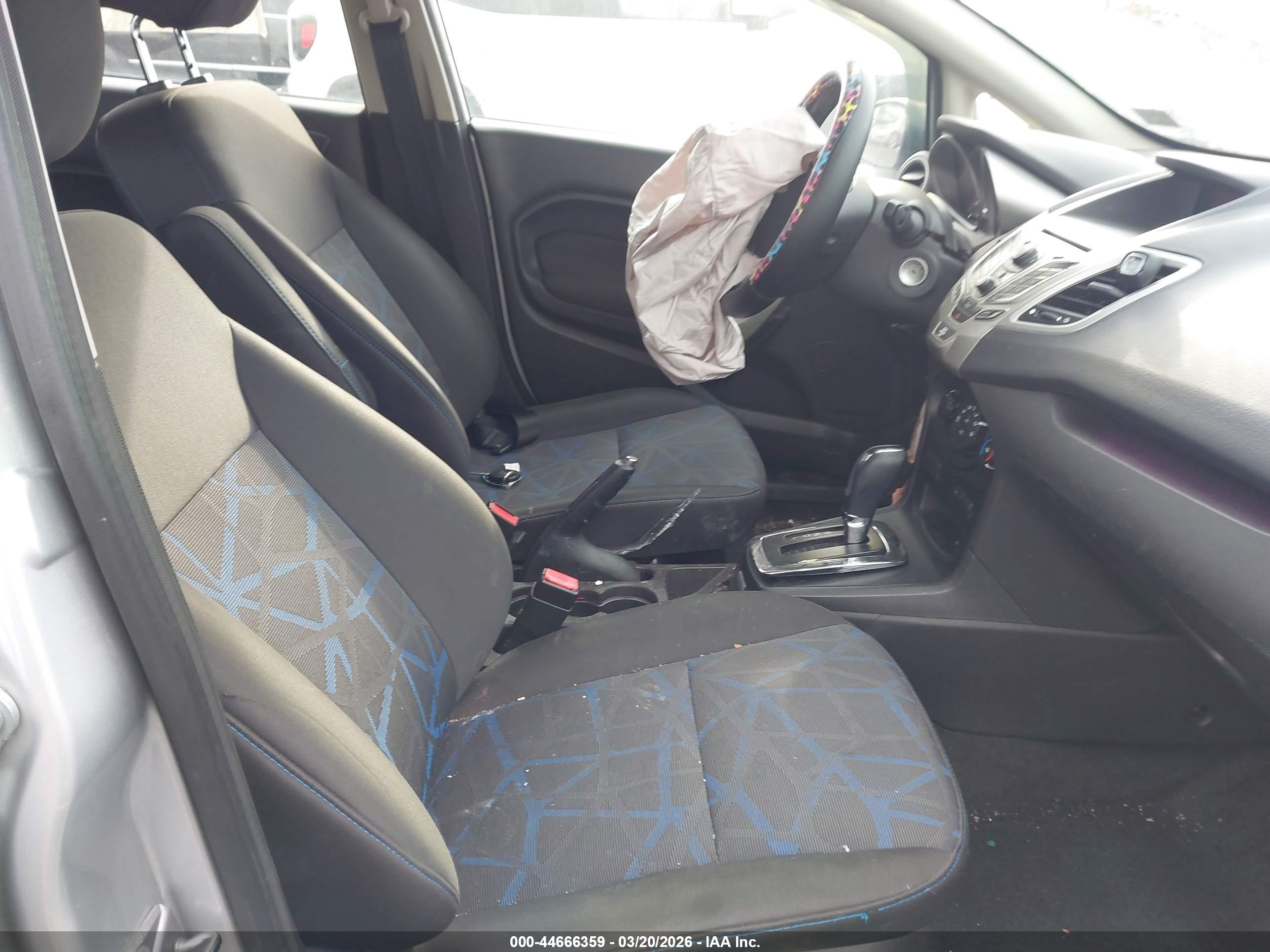 FORD FIESTA image 5