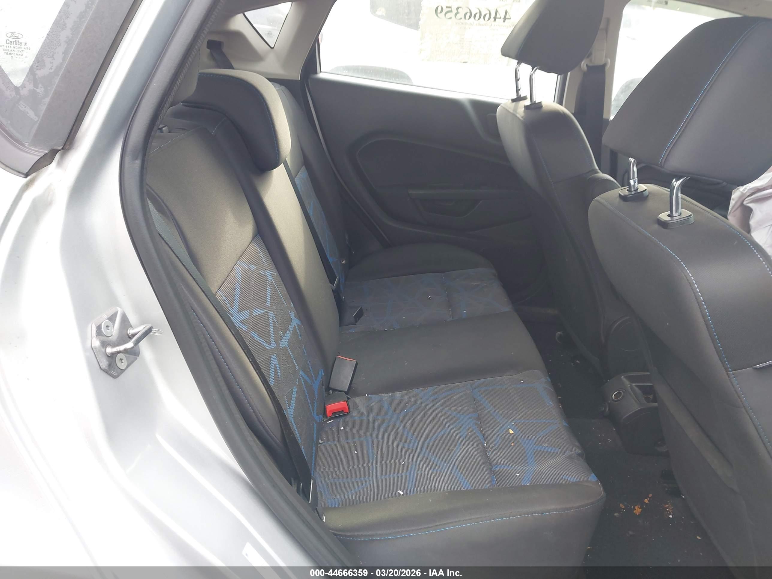 FORD FIESTA image 8