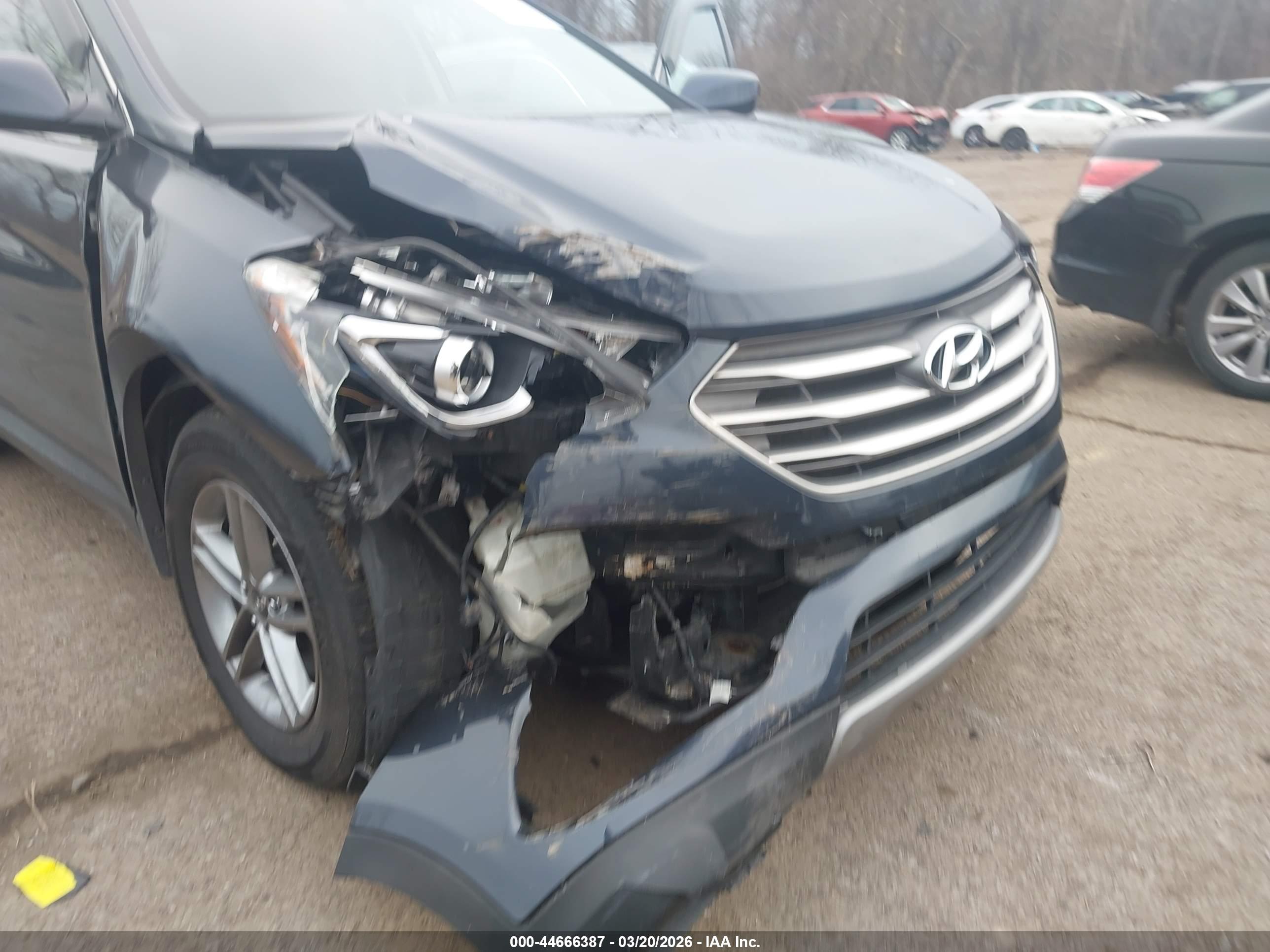 HYUNDAI SANTA image 6