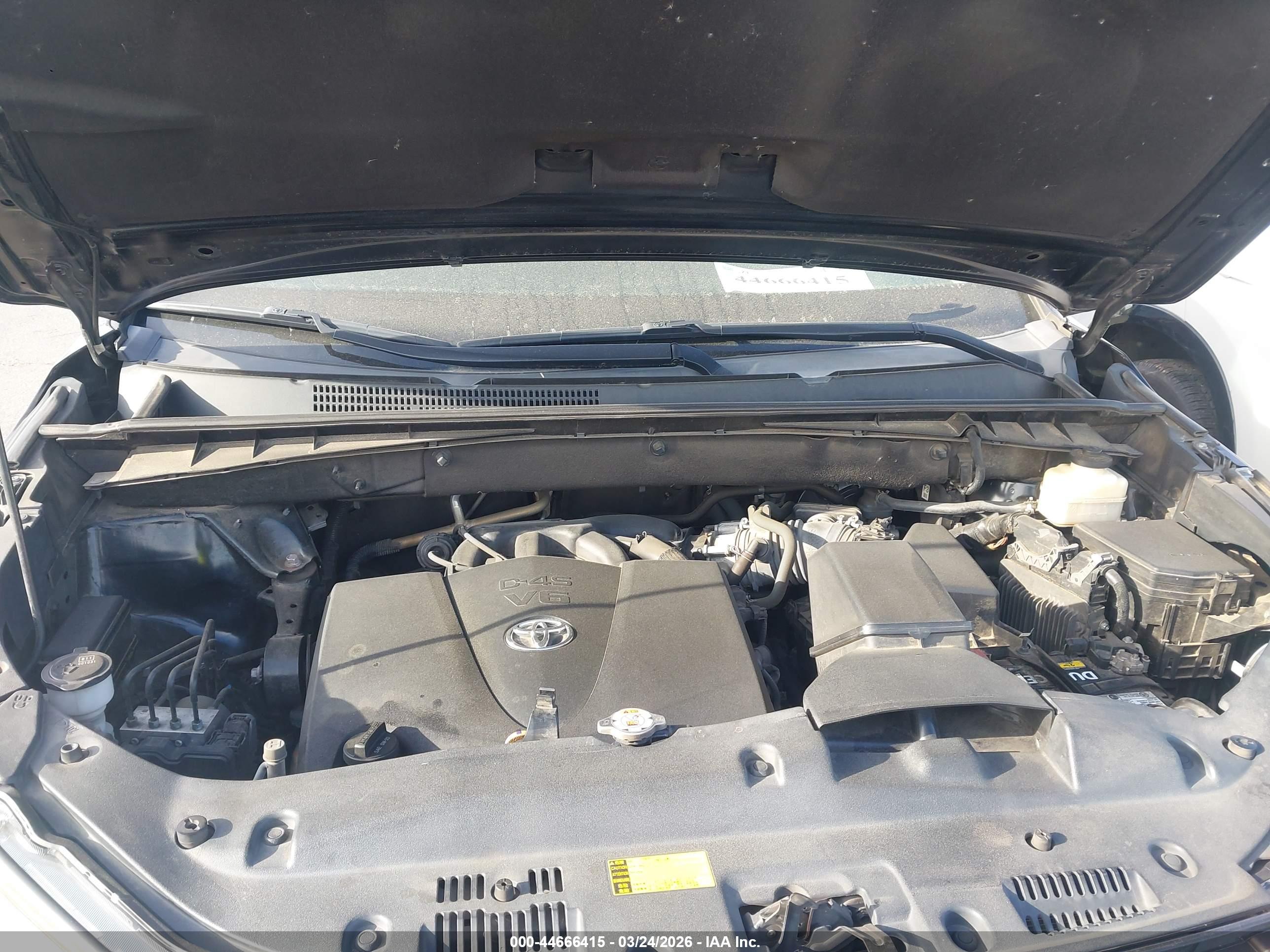 TOYOTA HIGHLANDER image 10