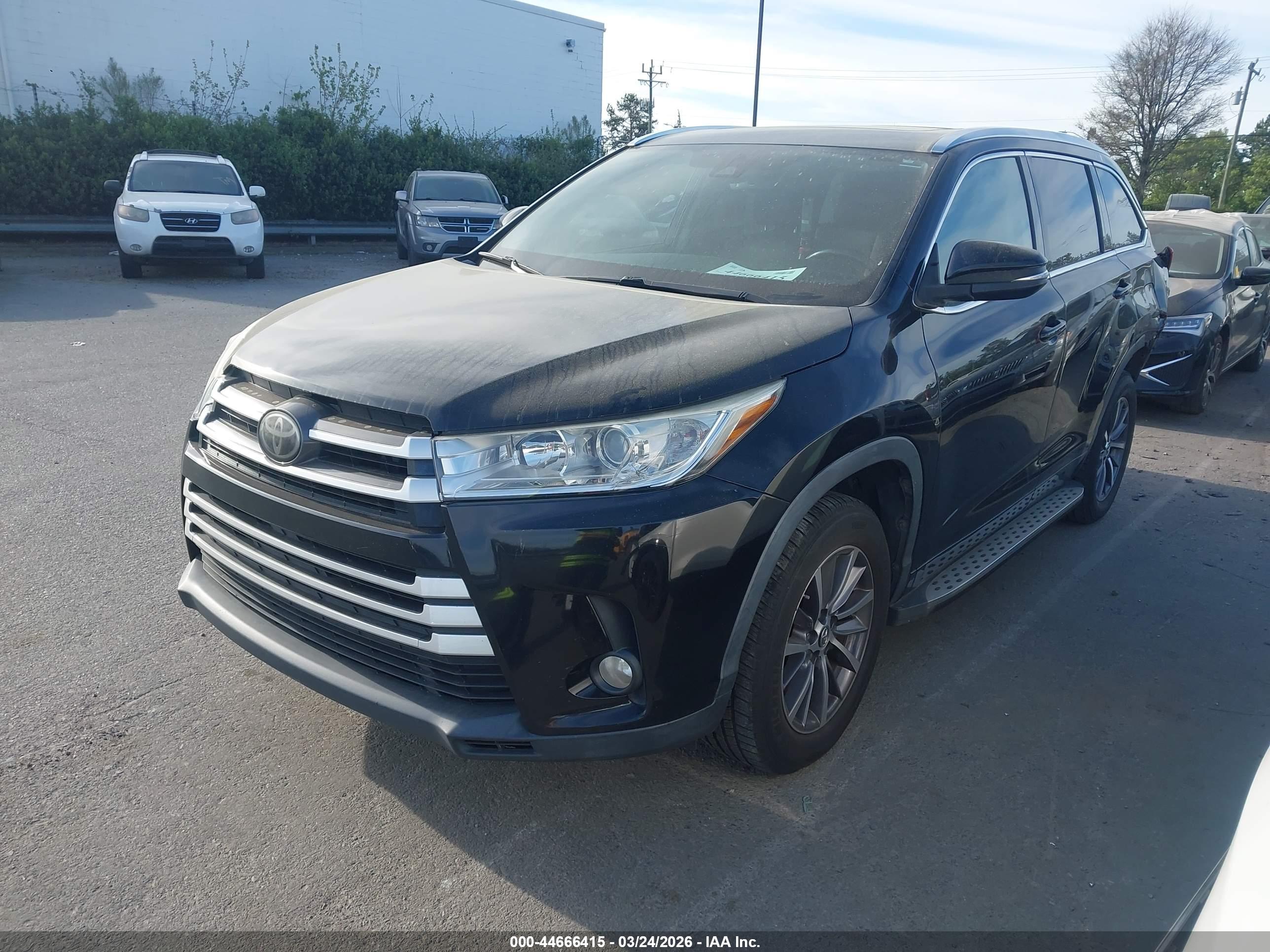 TOYOTA HIGHLANDER image 2