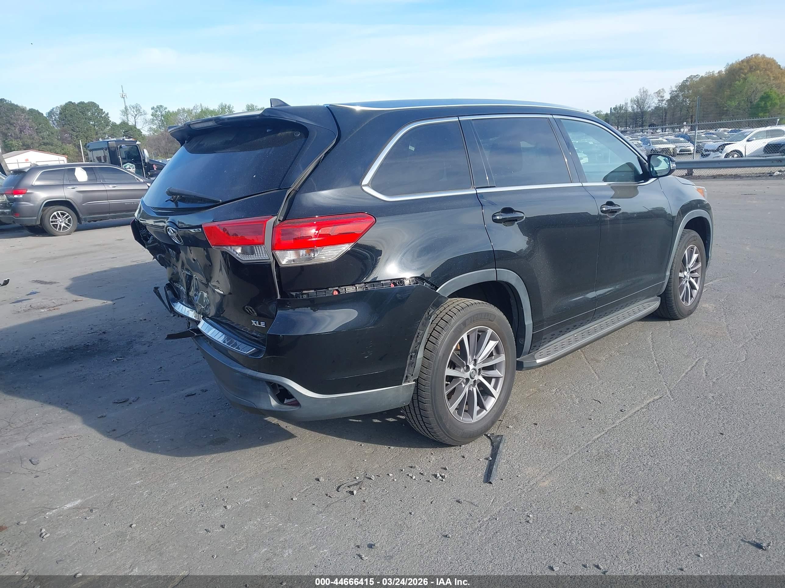 TOYOTA HIGHLANDER image 4