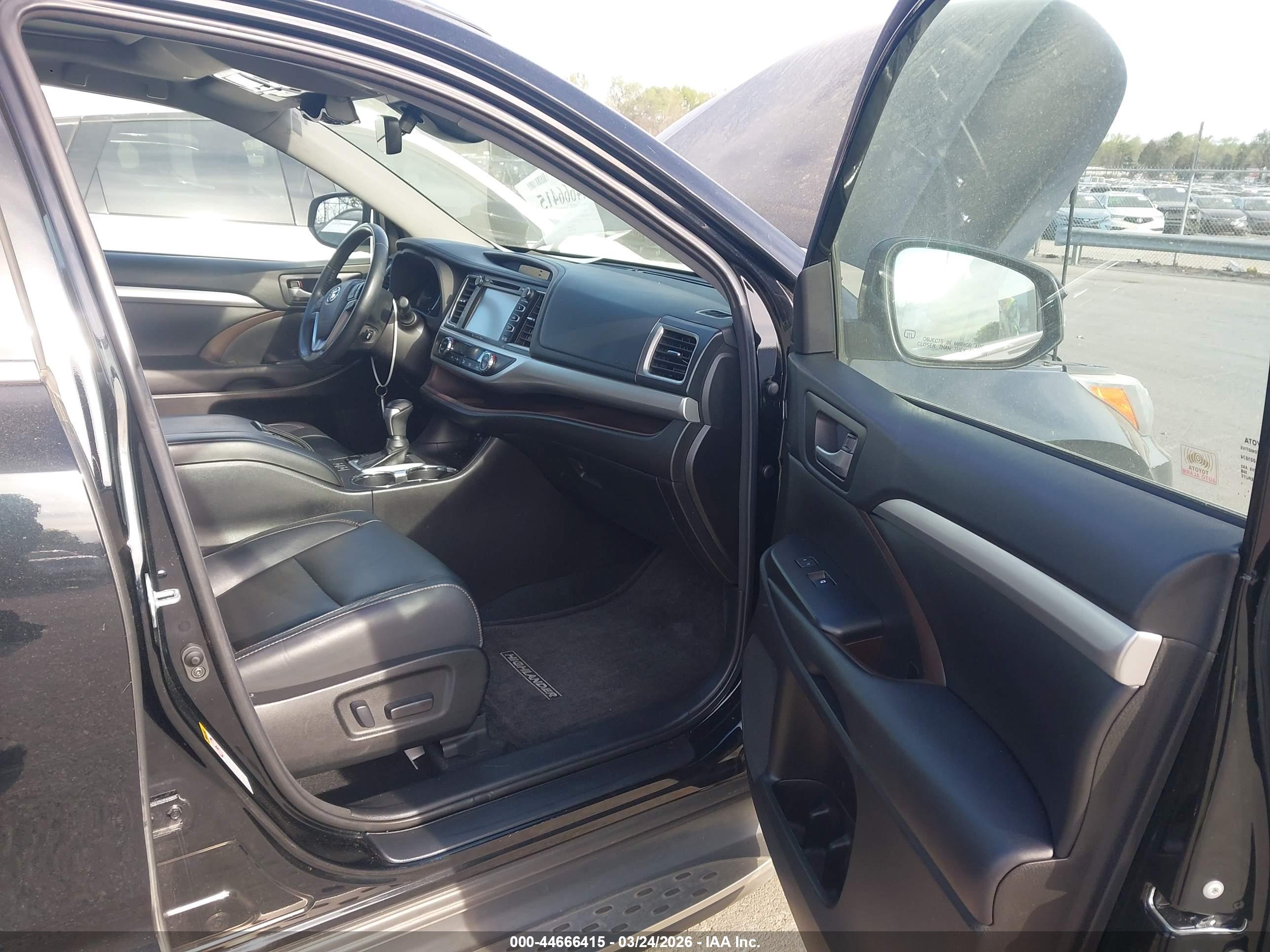 TOYOTA HIGHLANDER image 5