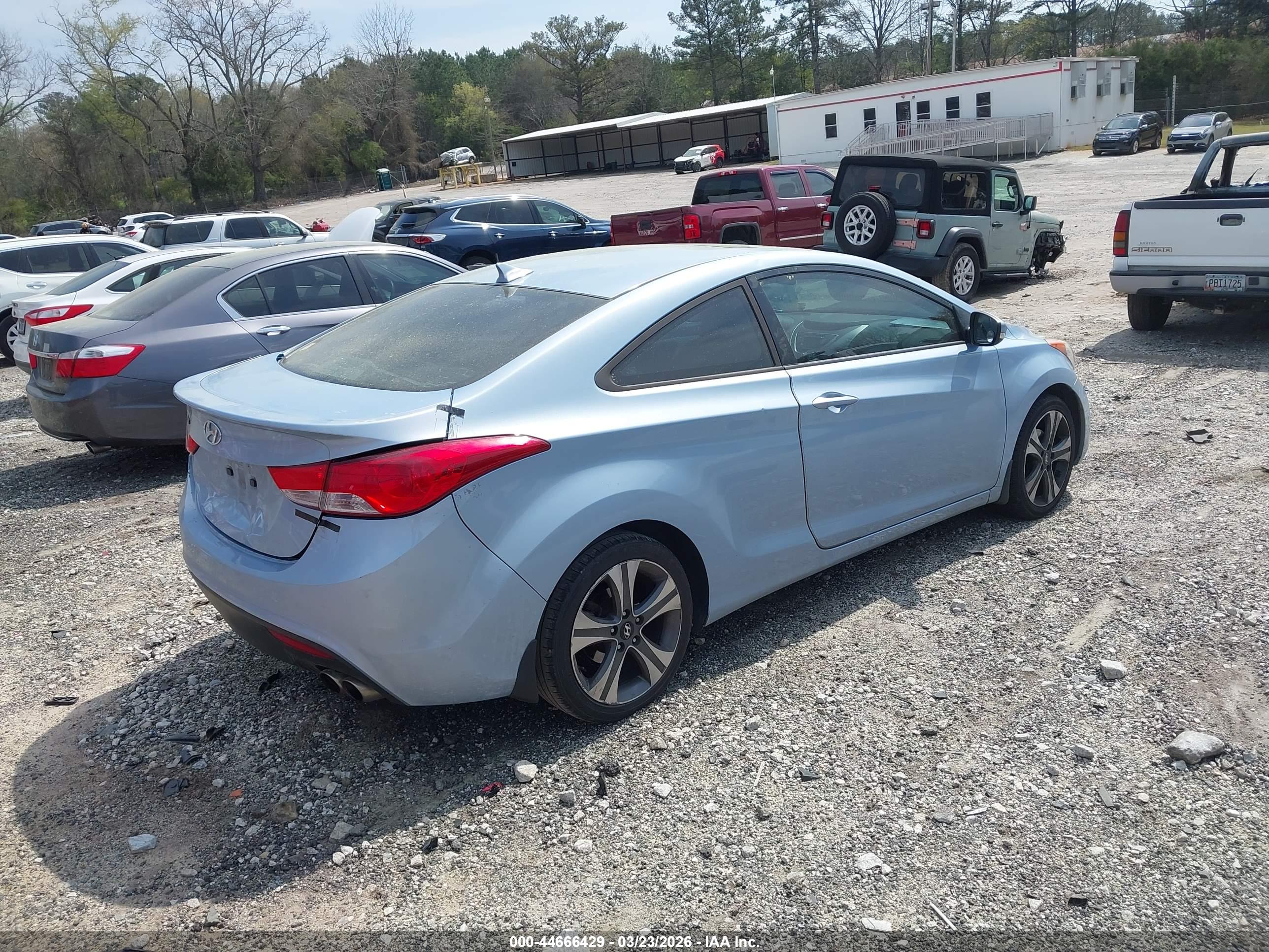 HYUNDAI ELANTRA image 4