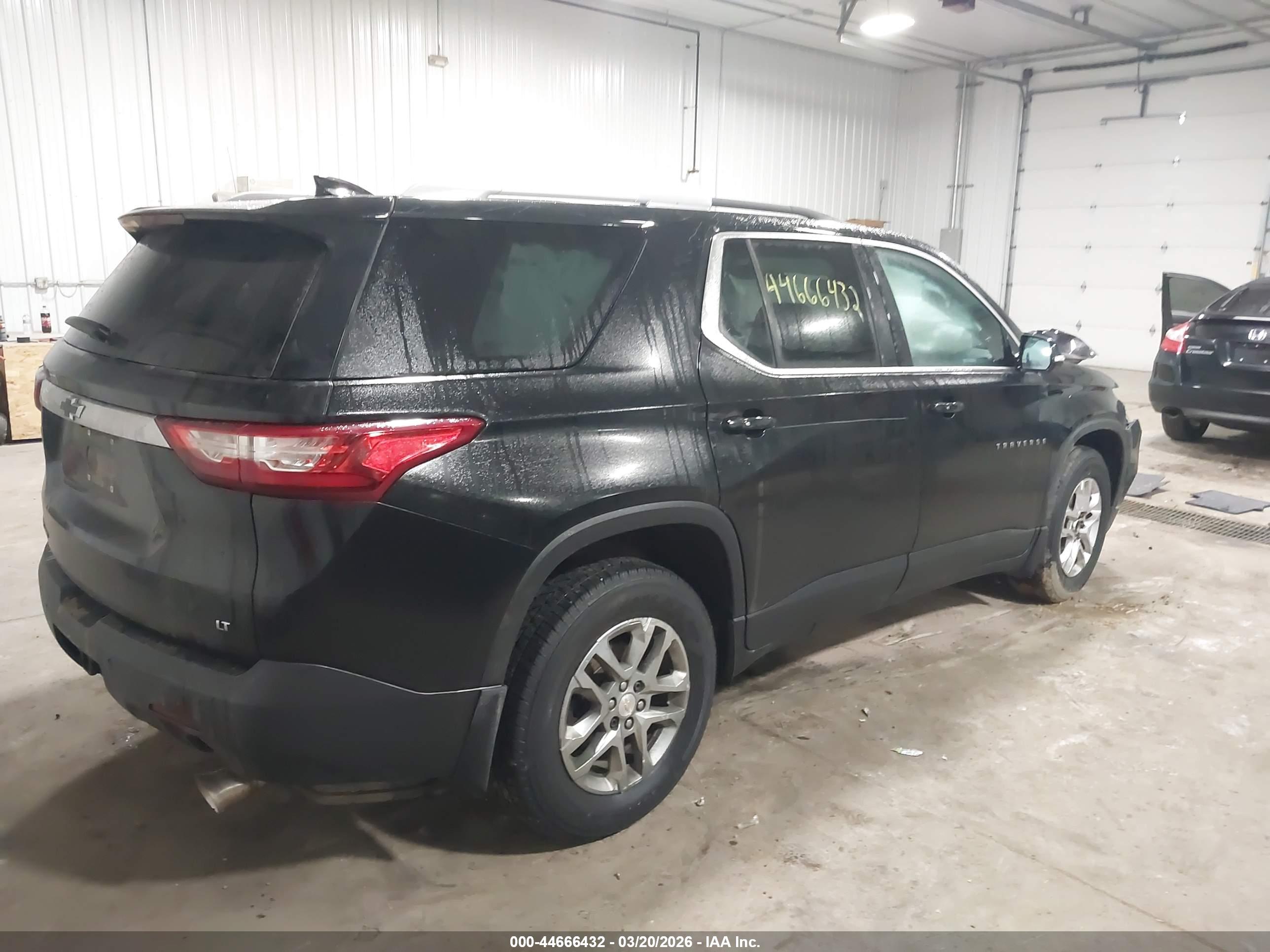 CHEVROLET TRAVERSE image 4
