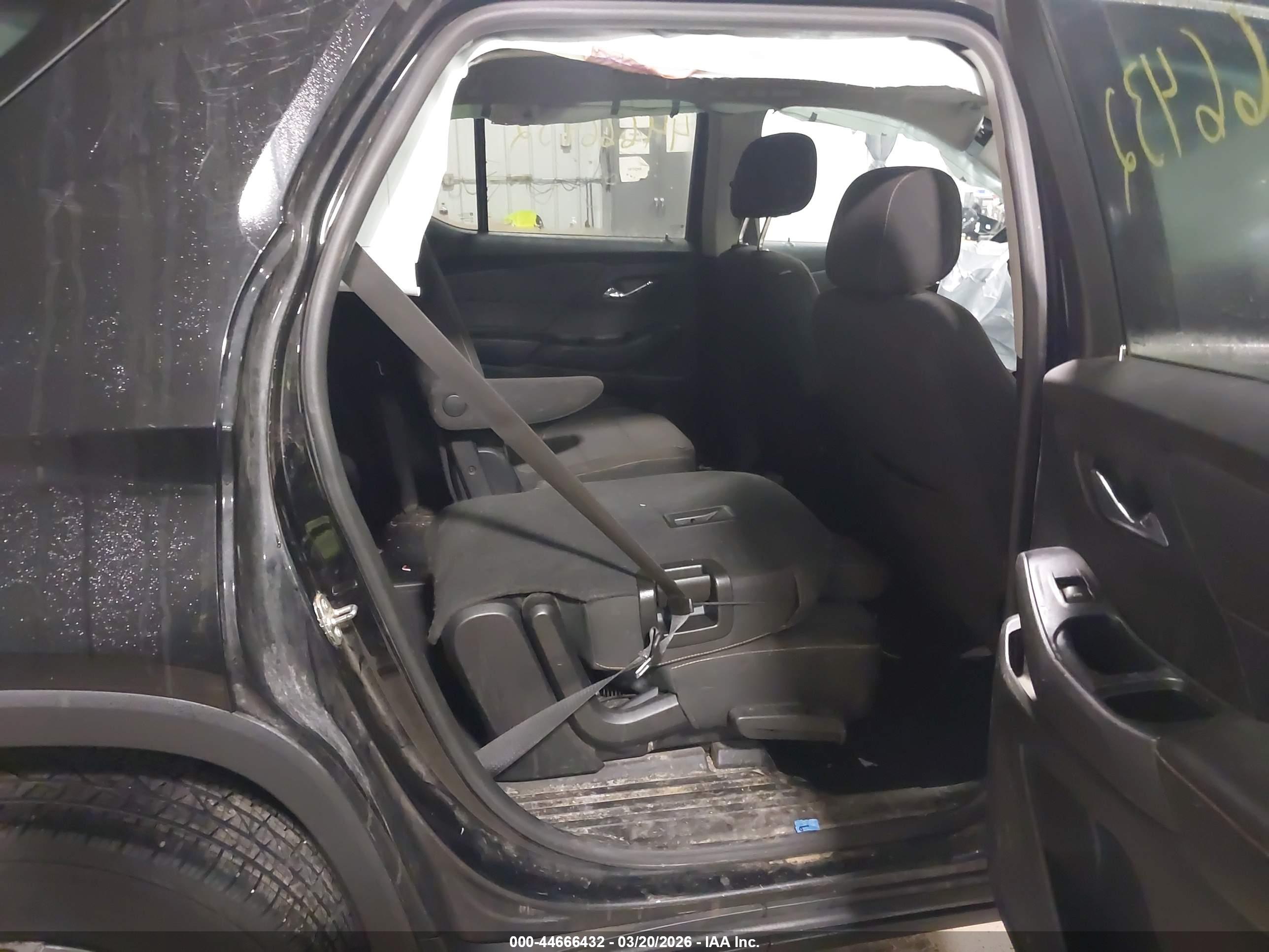 CHEVROLET TRAVERSE image 8