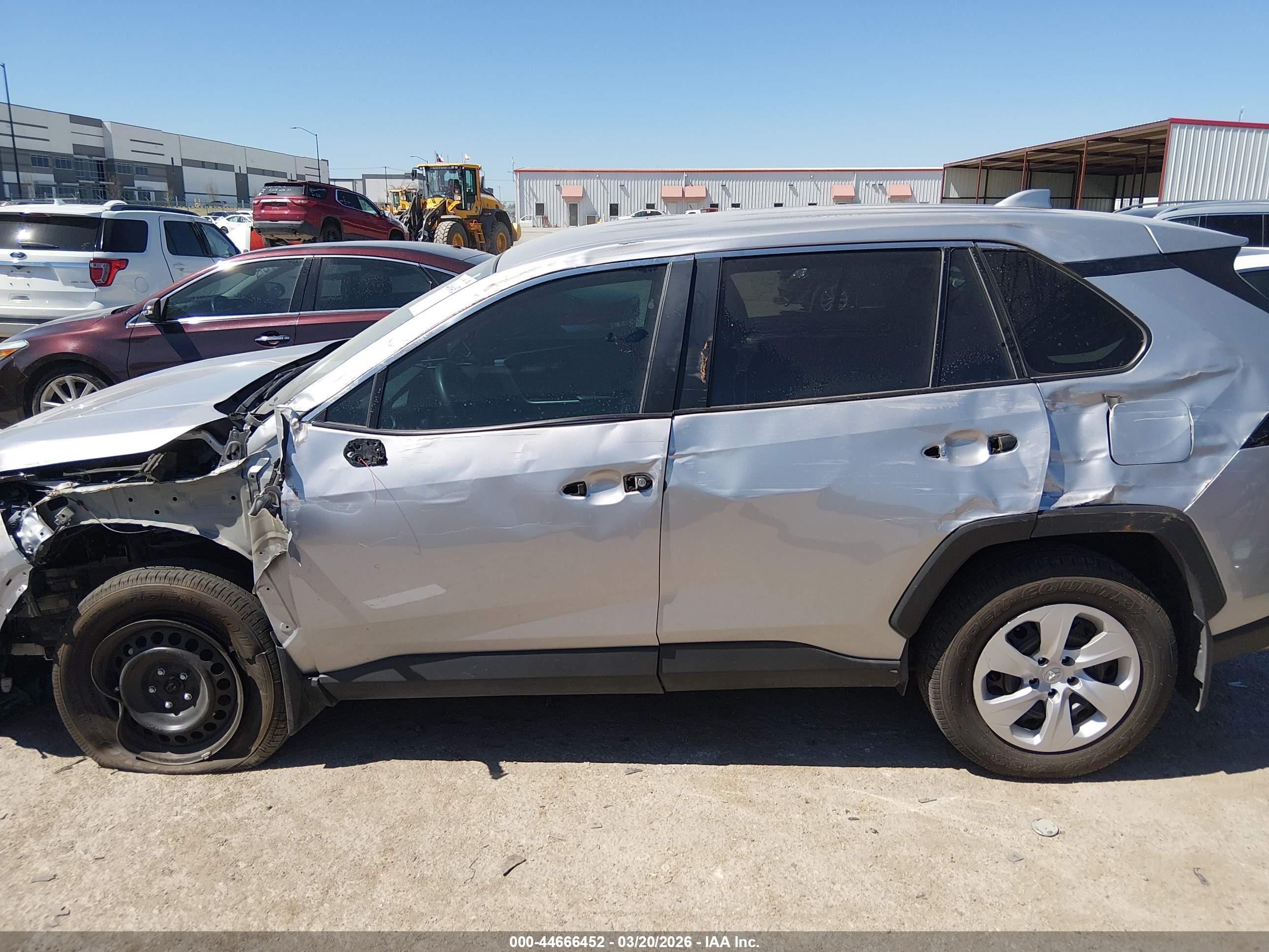 TOYOTA RAV4 image 6