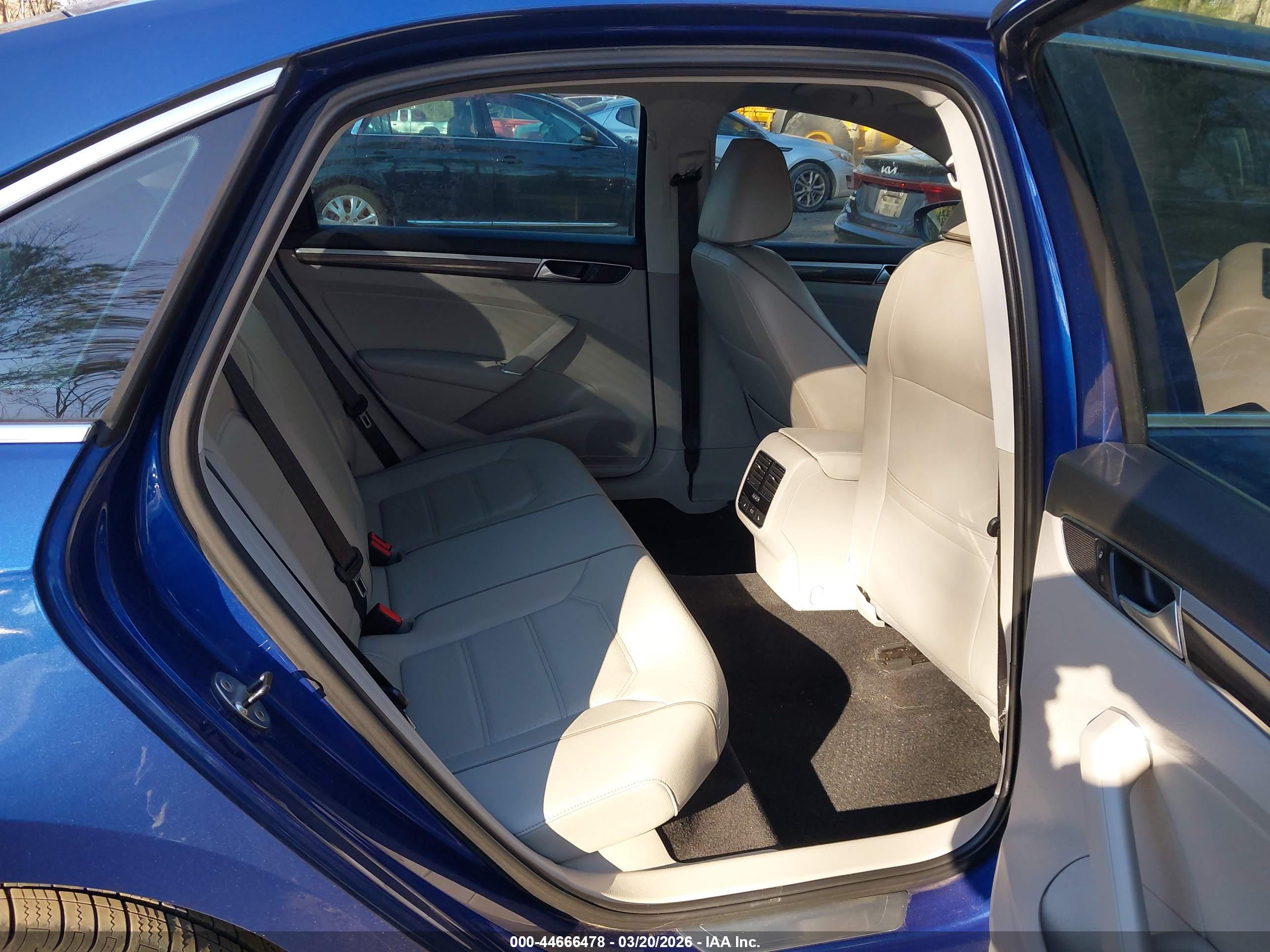 VOLKSWAGEN PASSAT image 8