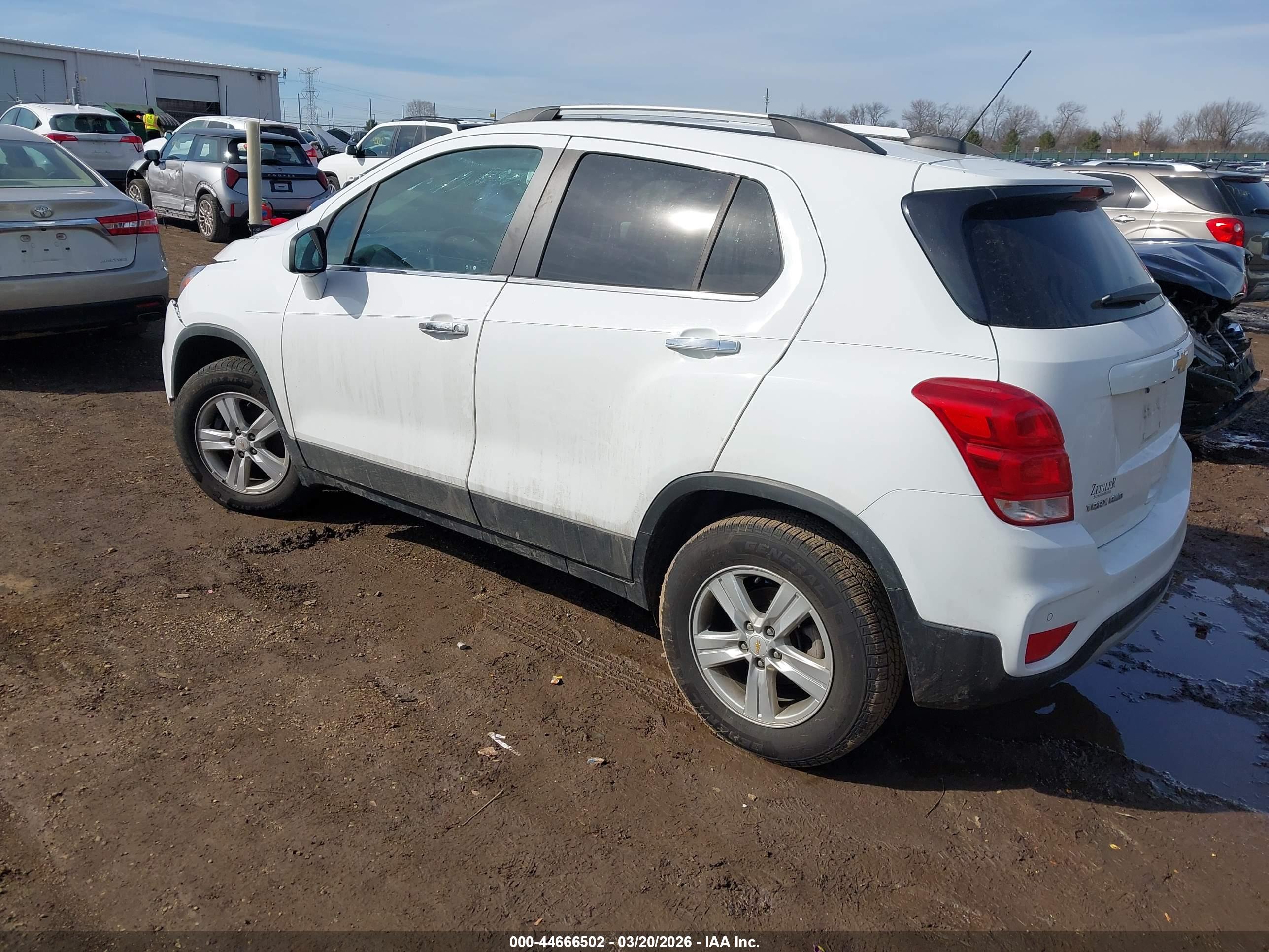 CHEVROLET TRAX image 3