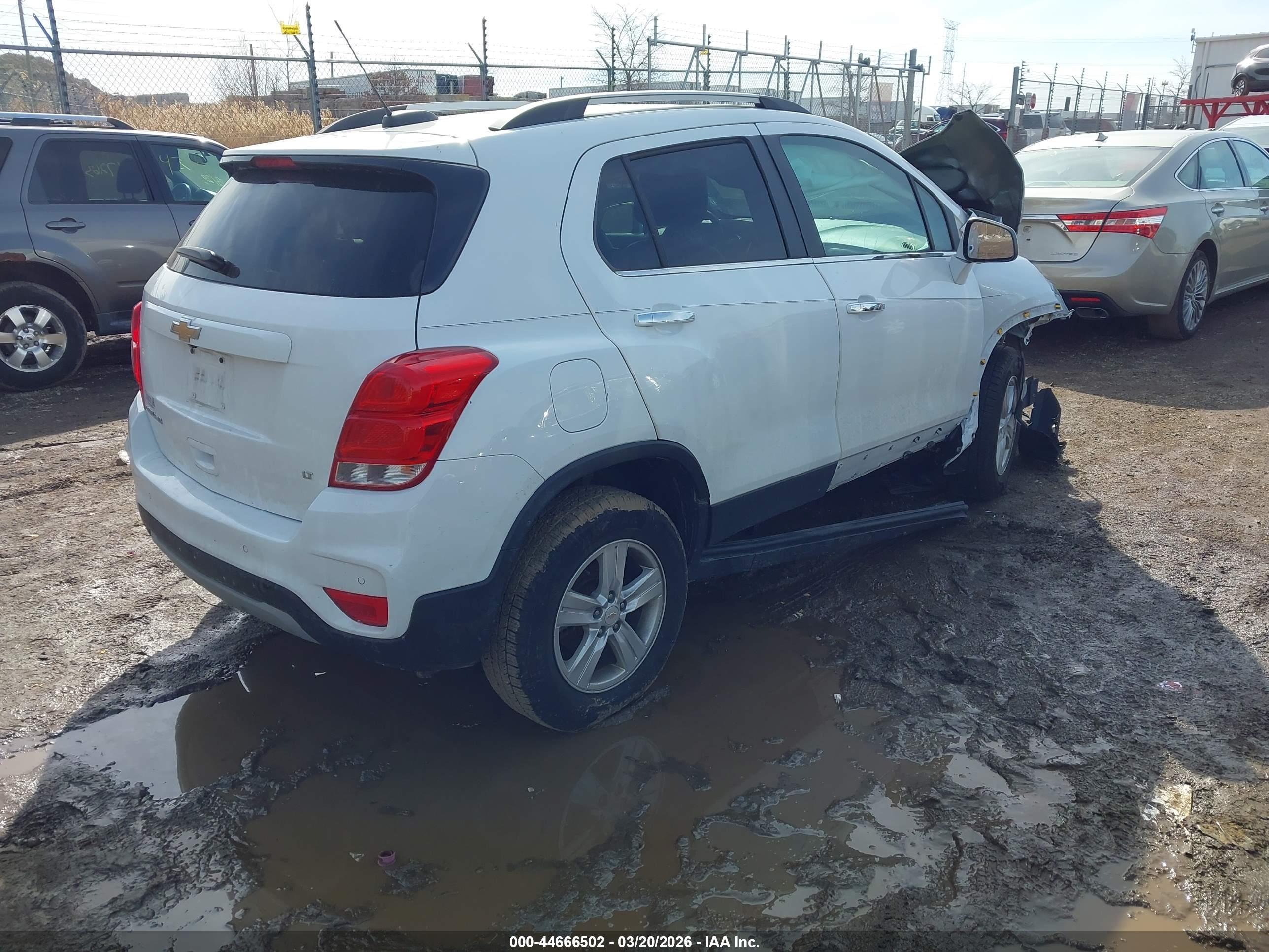 CHEVROLET TRAX image 4