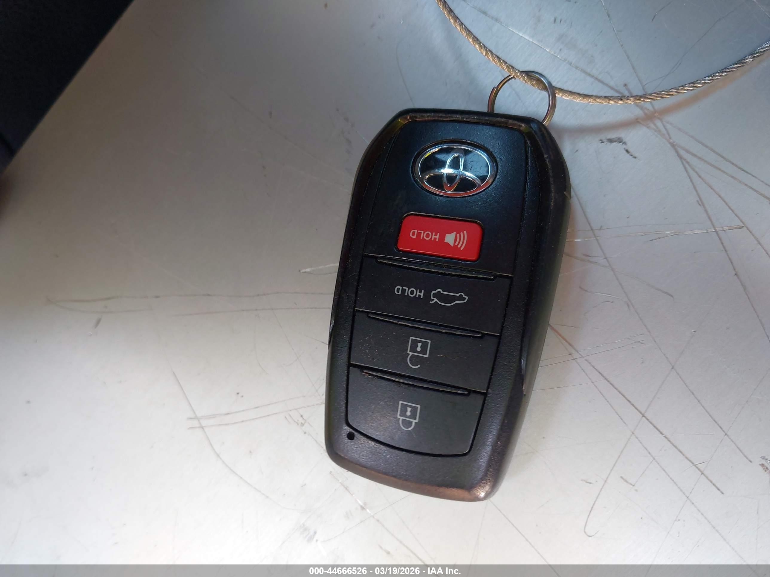 TOYOTA CAMRY image 11