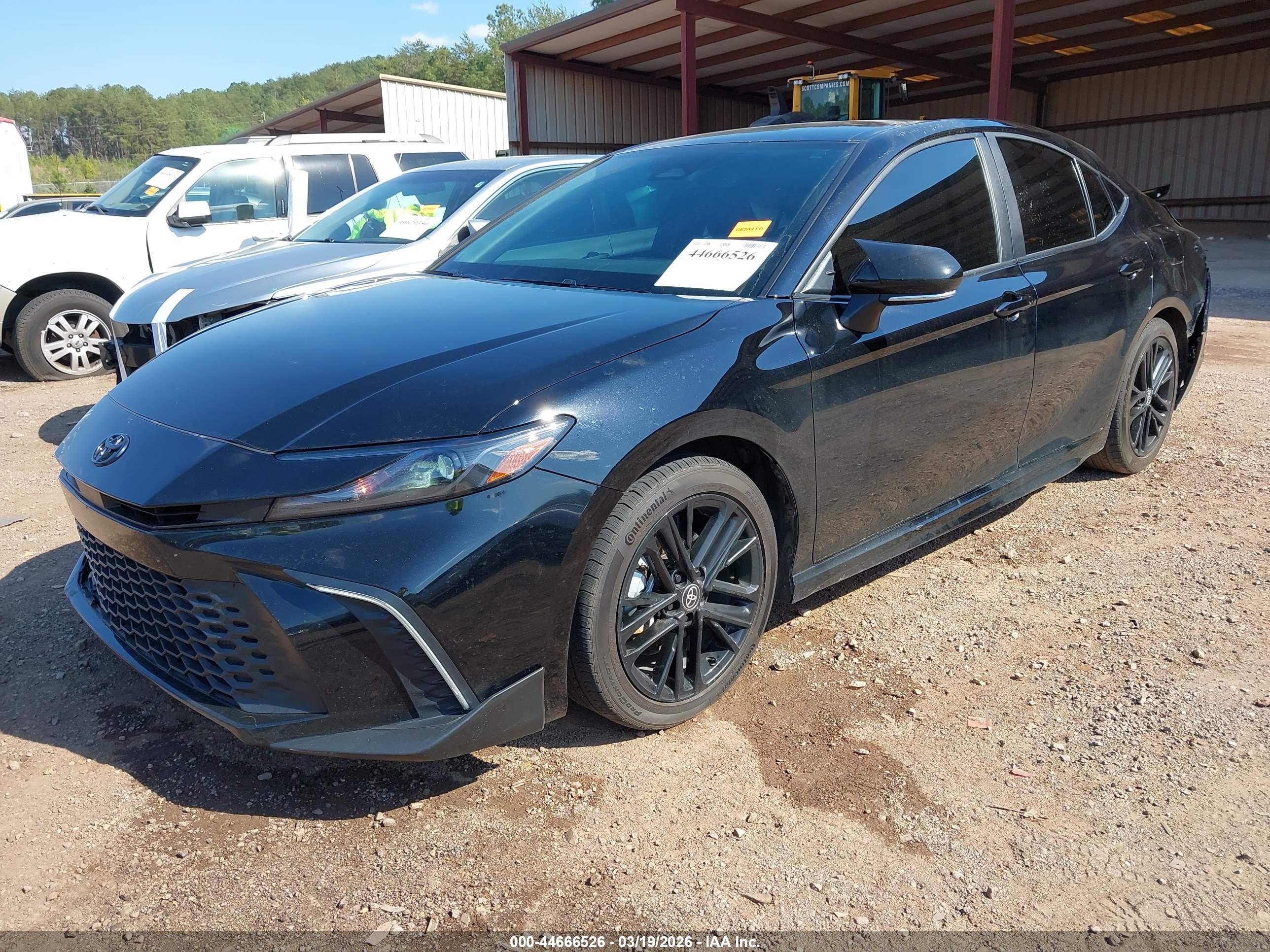 TOYOTA CAMRY image 2