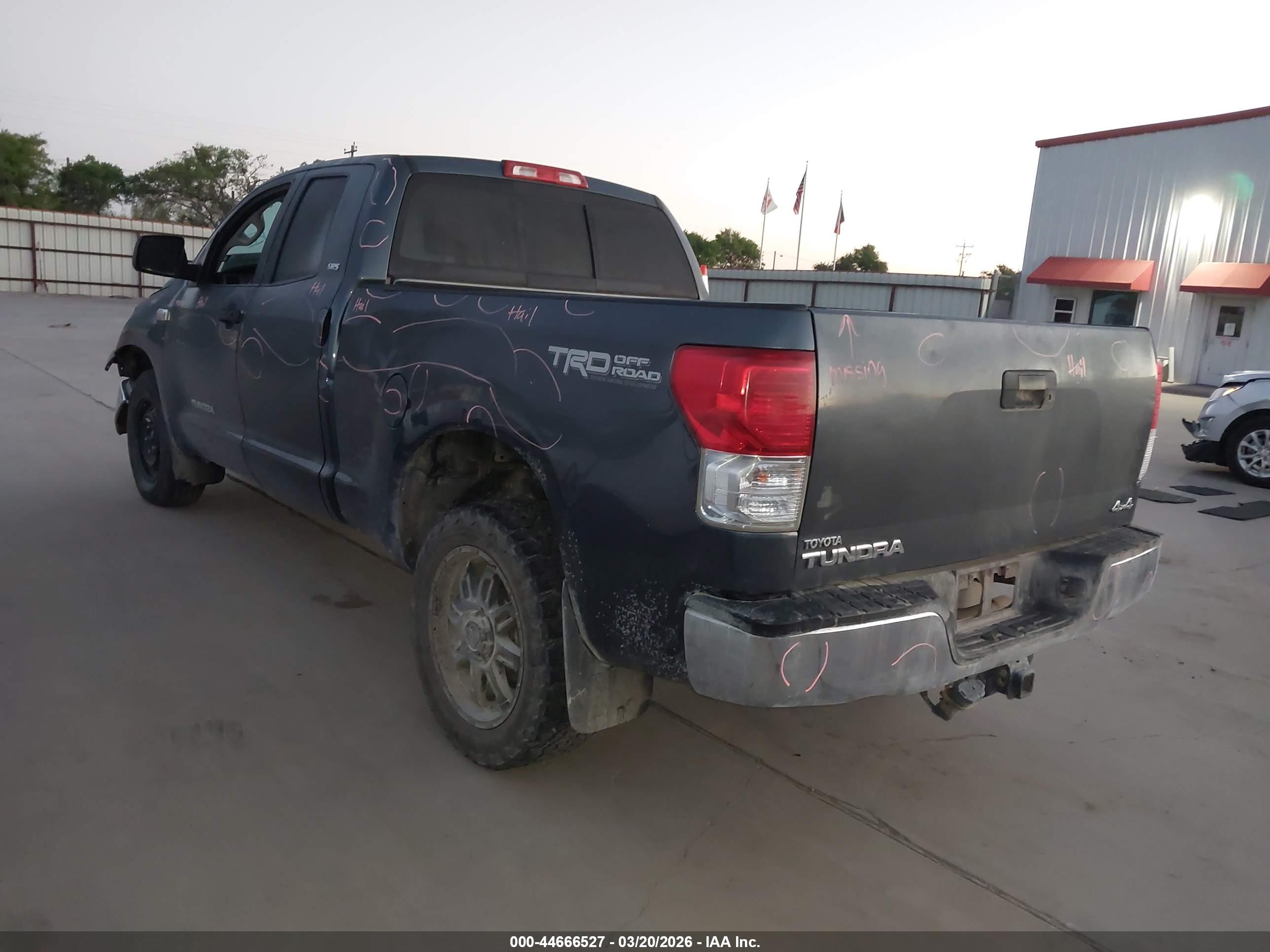 TOYOTA TUNDRA image 3
