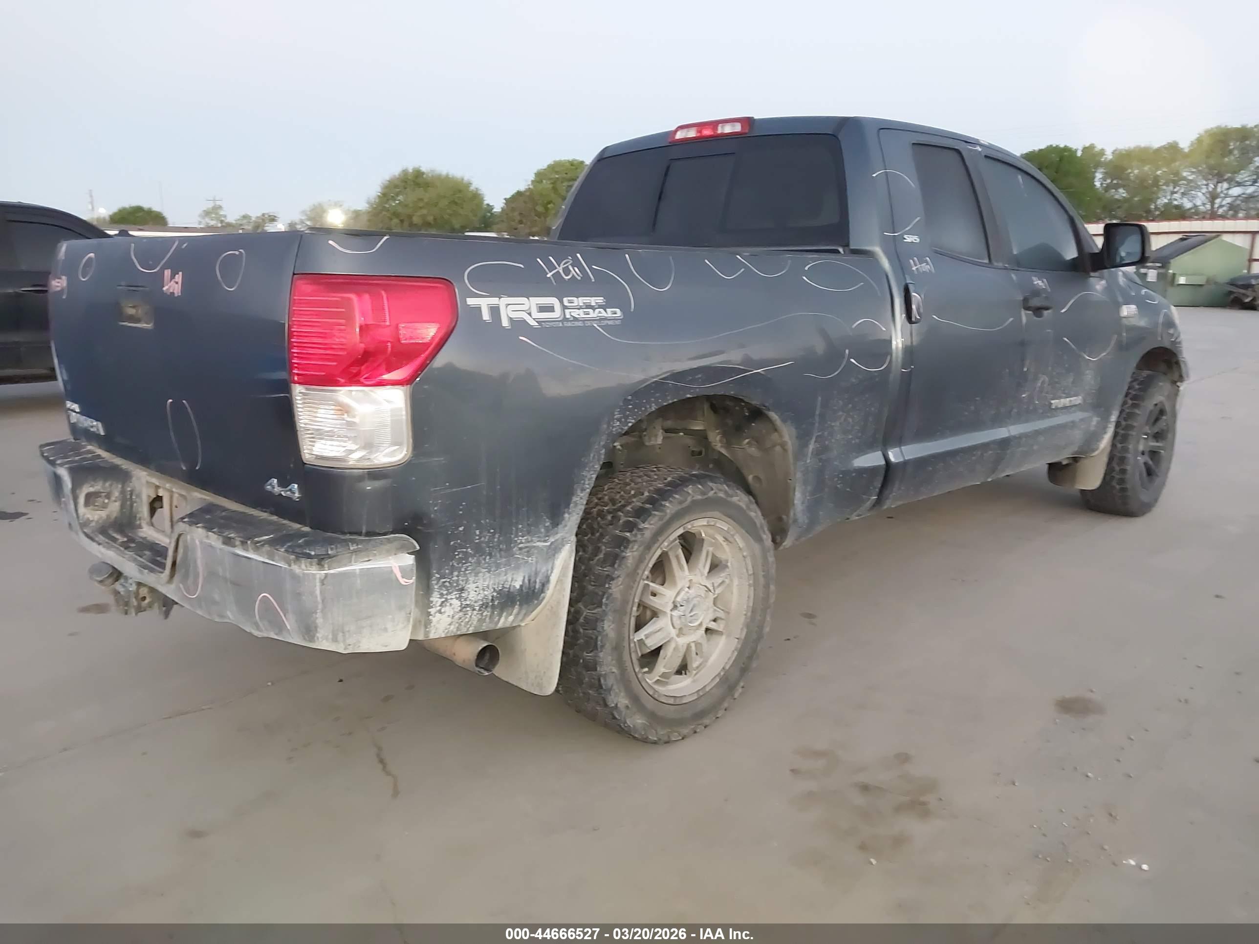 TOYOTA TUNDRA image 4